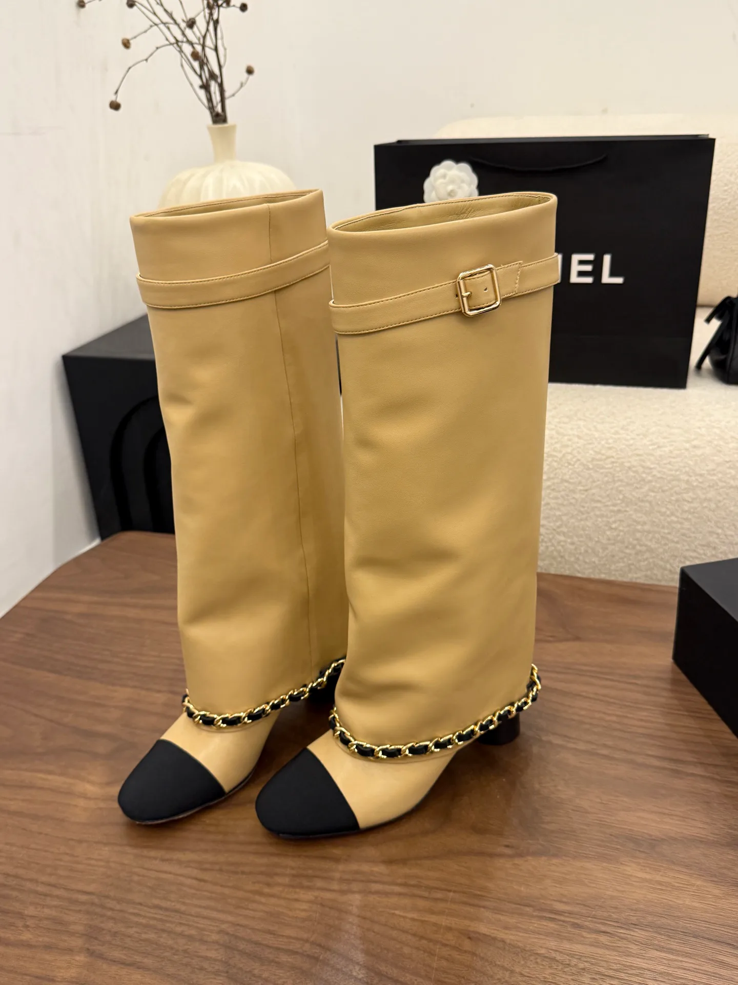 Women's Boots CHANEL 18223558