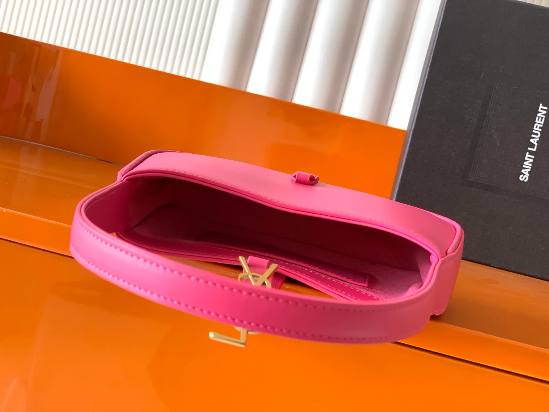 Классические Сумки Женские Saint Laurent 18610979