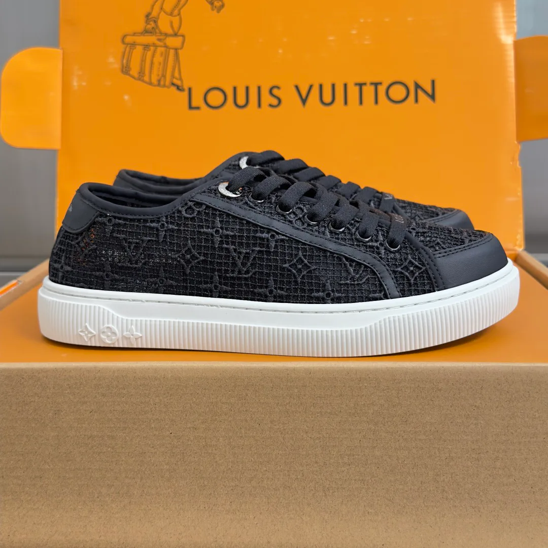 Women's Sneakers LOUIS VUITTON 17950715