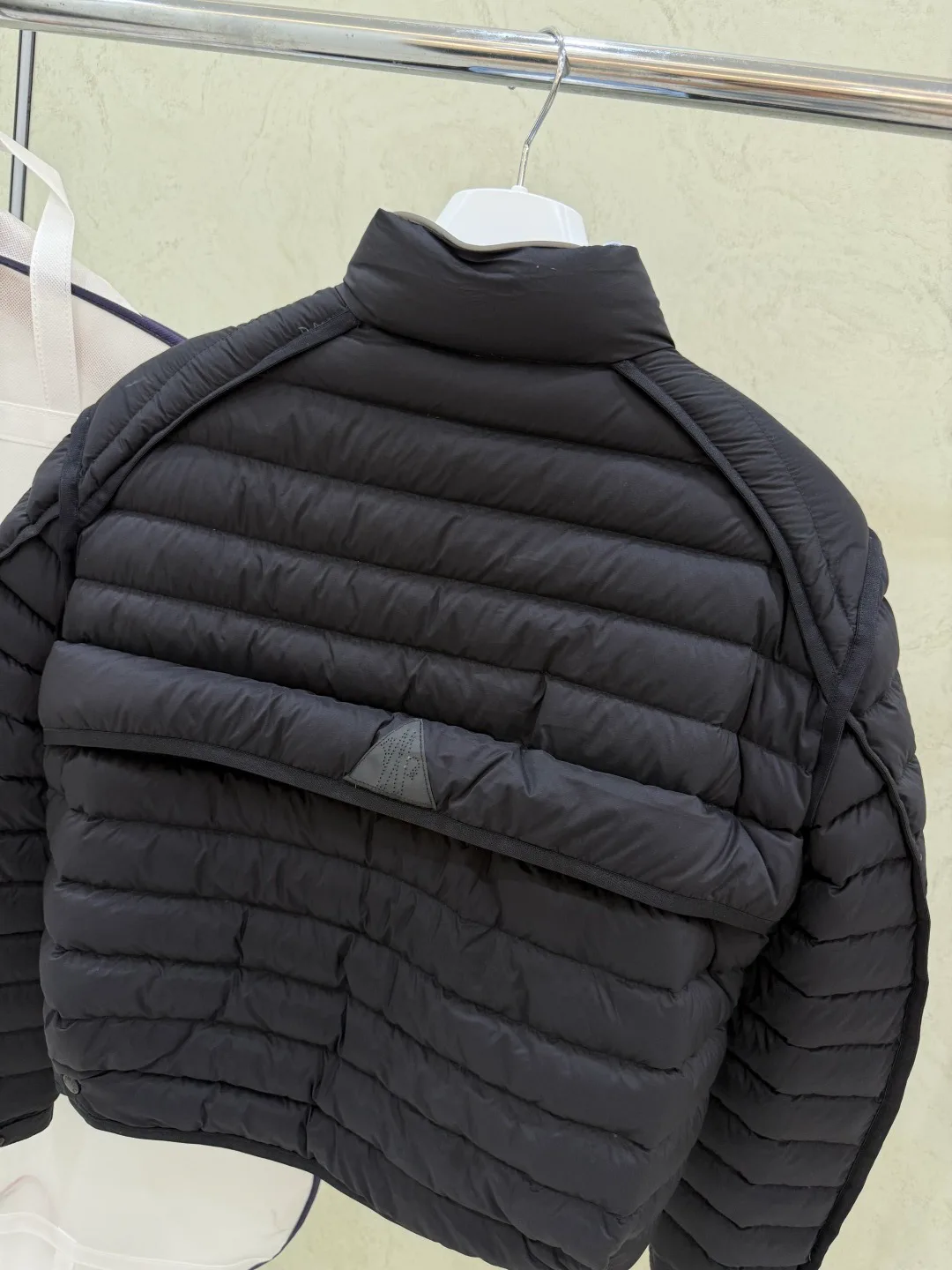 Women's Jackets And Down Jackets MONCLER 17918894