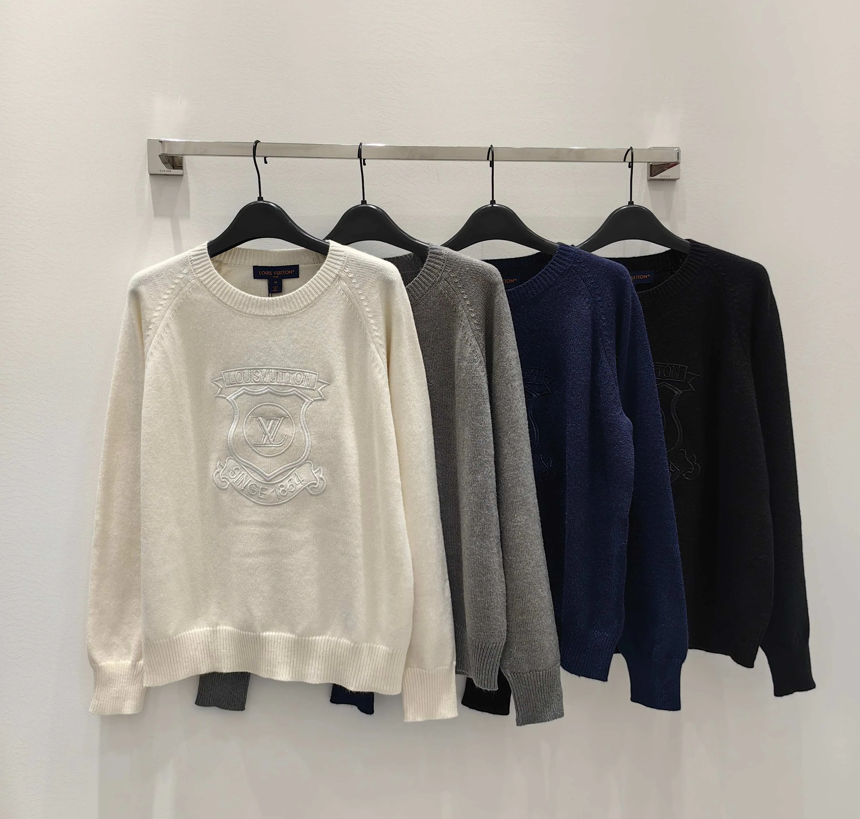 Women's Jumpers And Sweaters LOUIS VUITTON 18186023