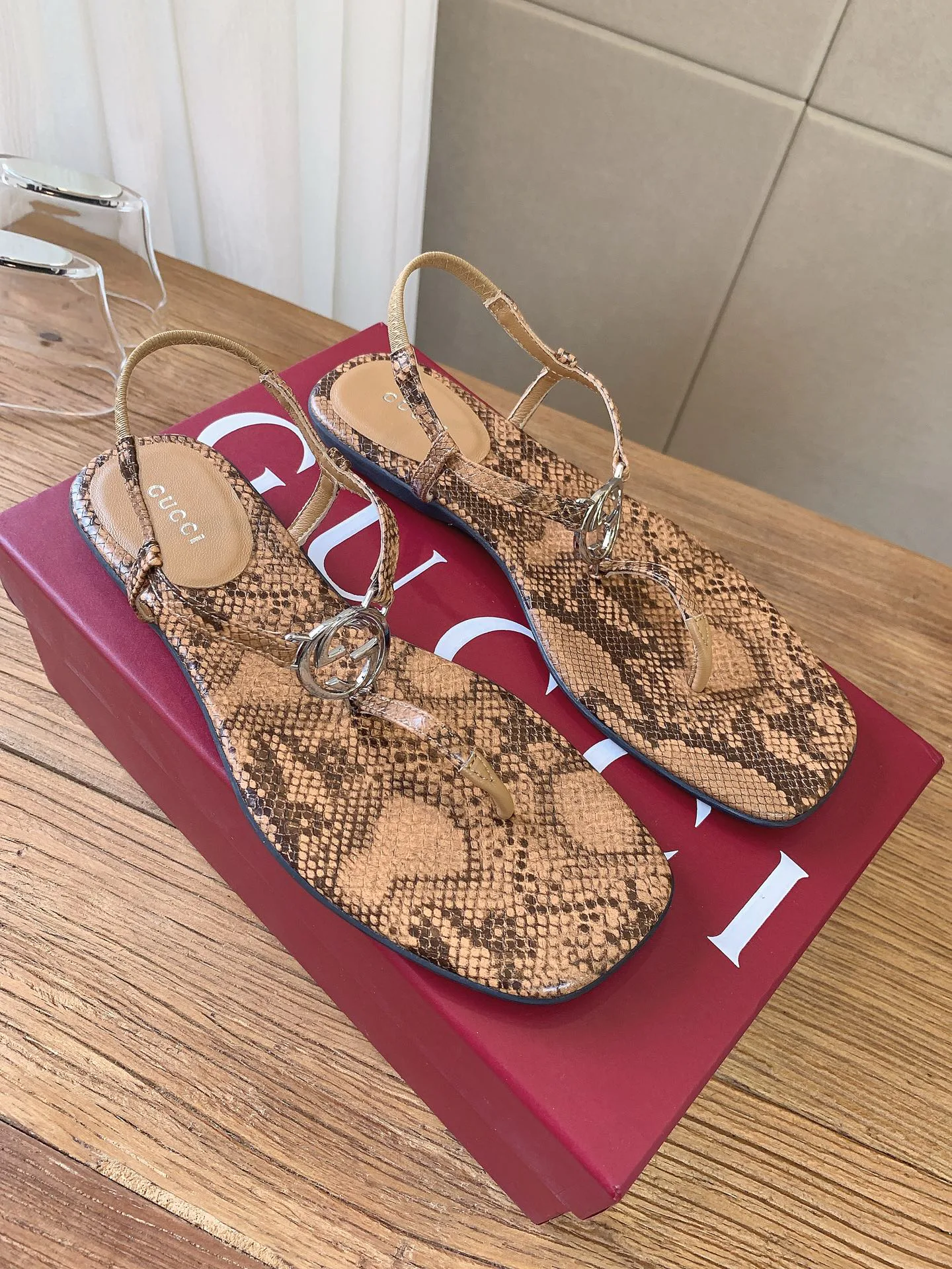 Women's Open-Toe Sandals GUCCI 16942041