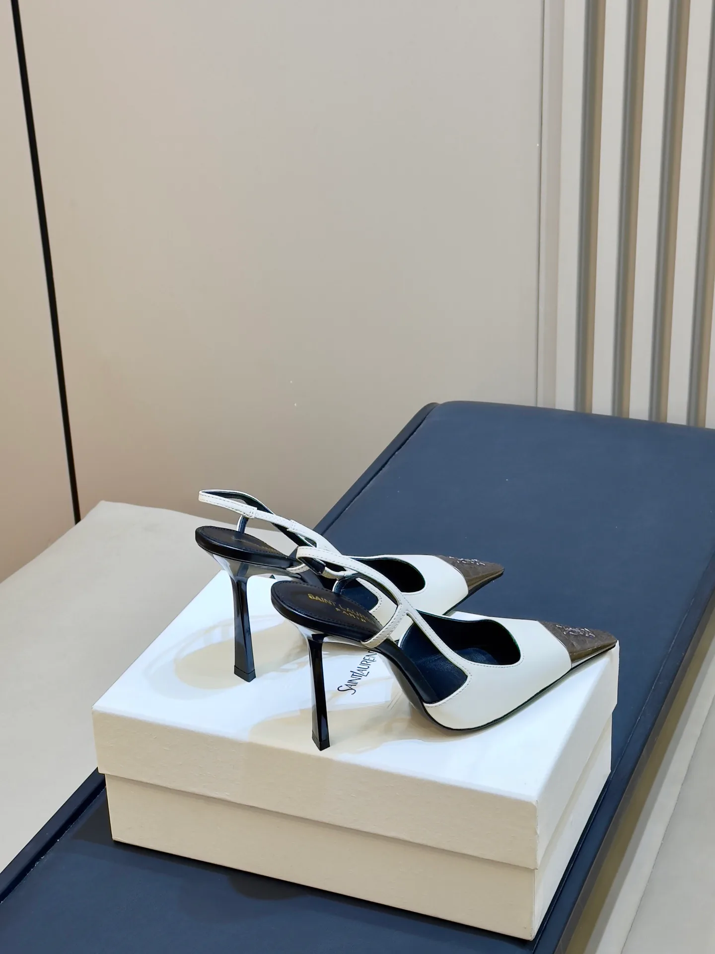 Women's Heels SAINT LAURENT 18073503
