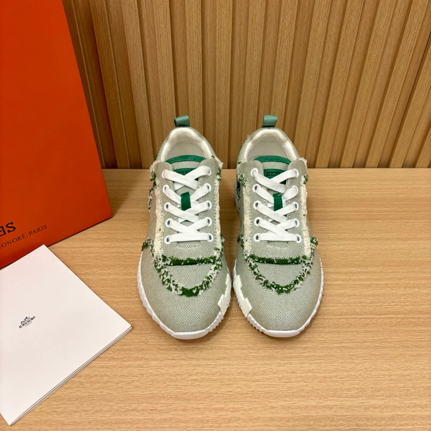Women's Sneakers LOUIS VUITTON 18387023