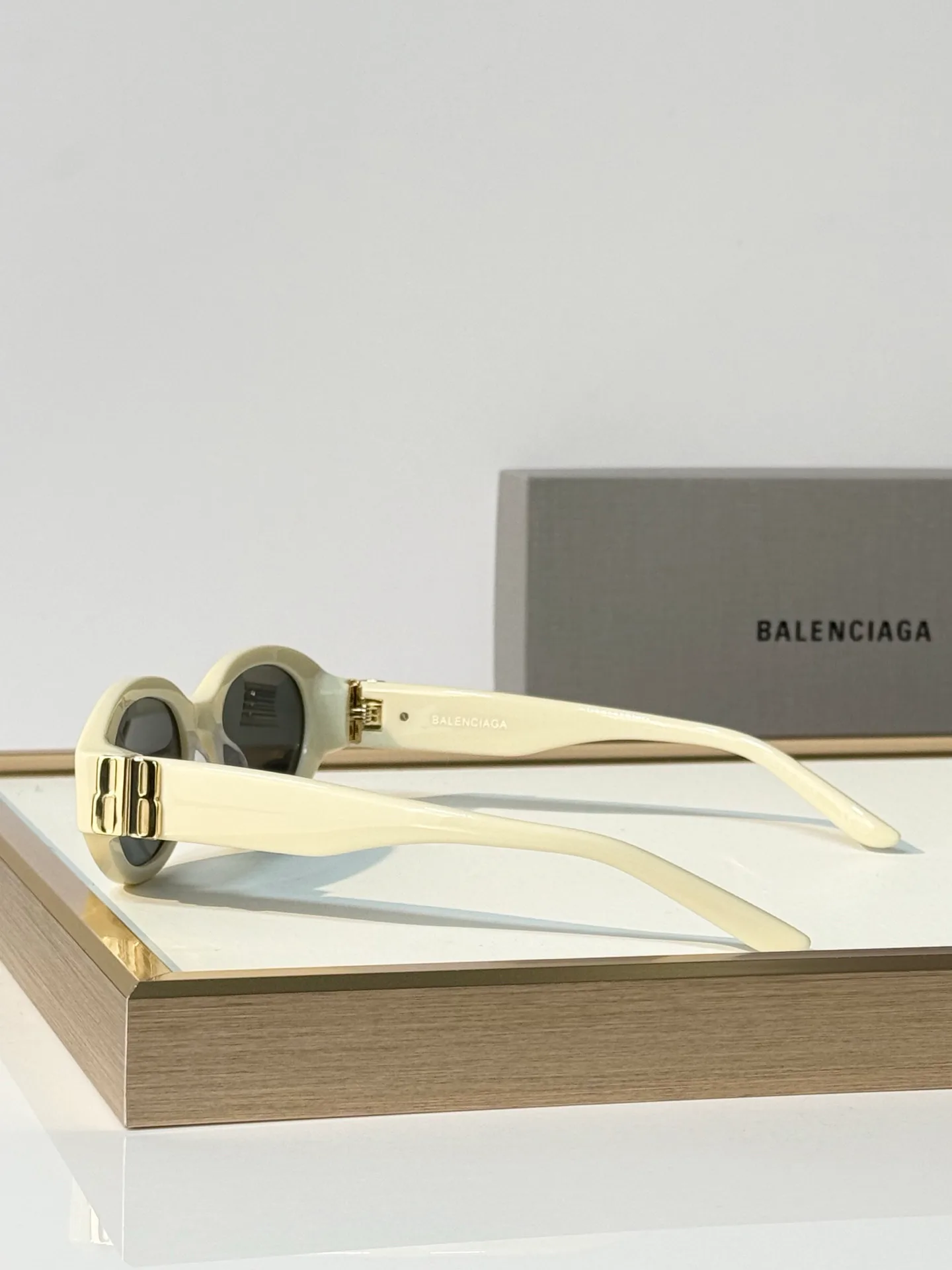 Очки Balenciaga 18602811