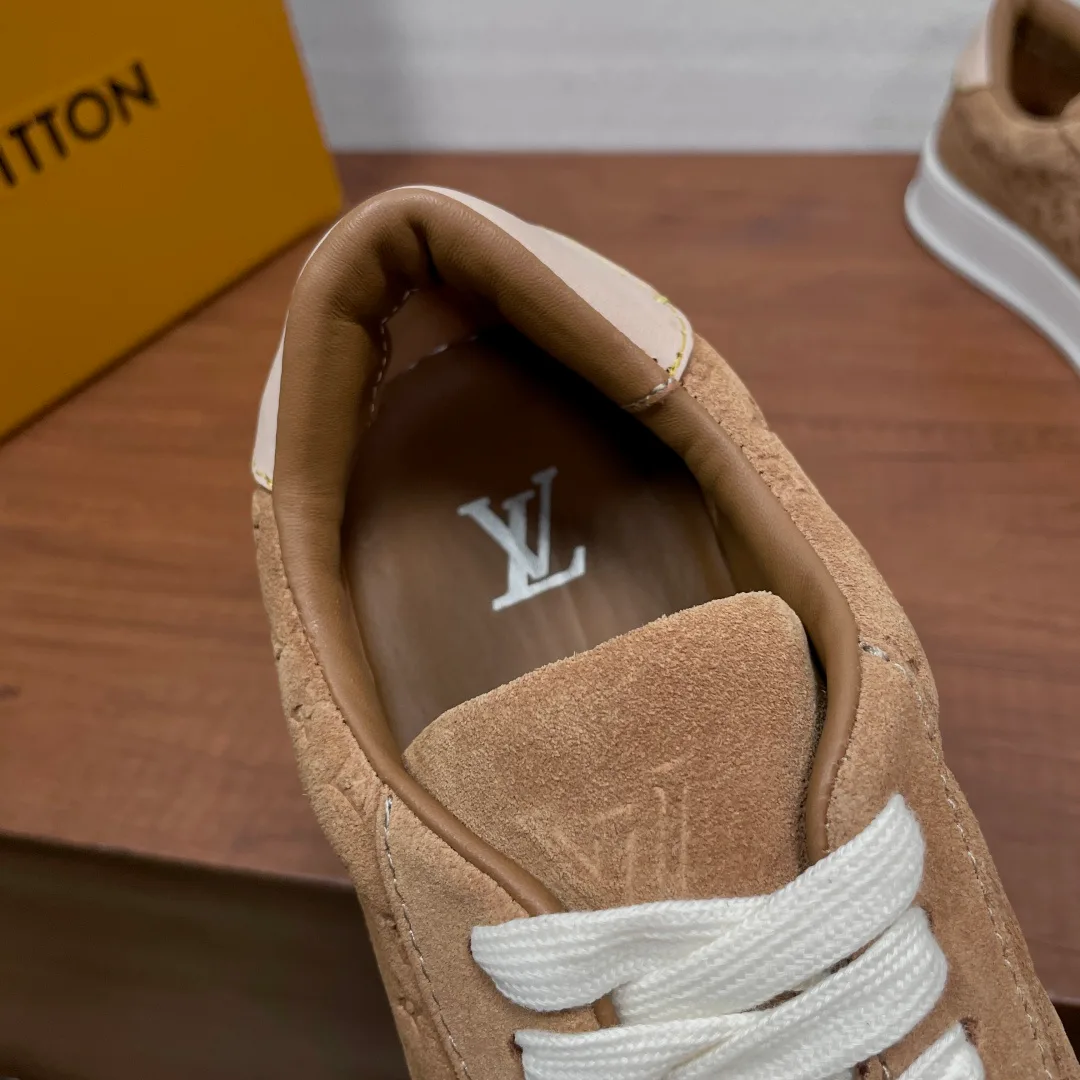 Men's Sneakers LOUIS VUITTON 17542453