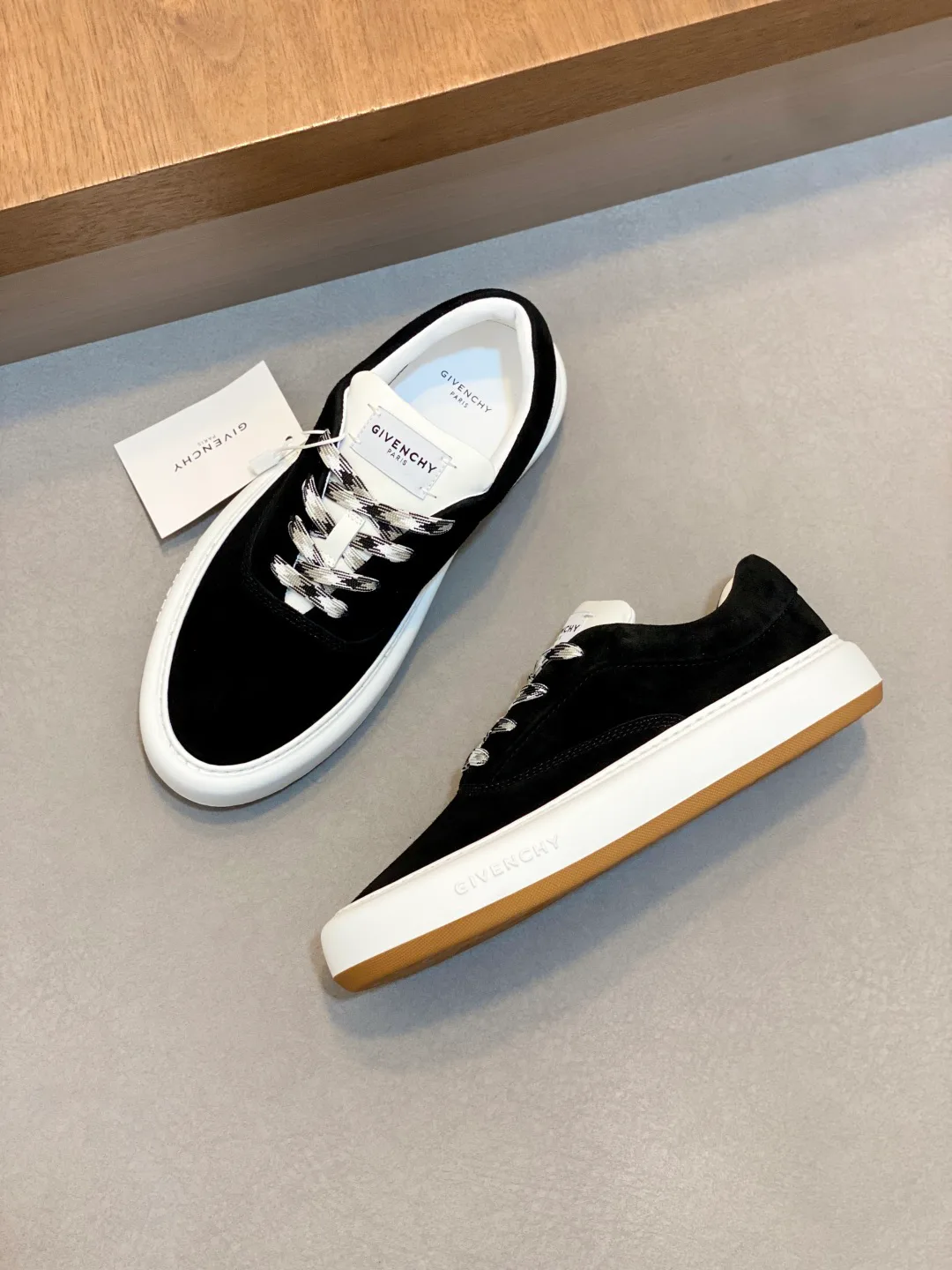 Men's Sneakers GIVENCHY 18449119