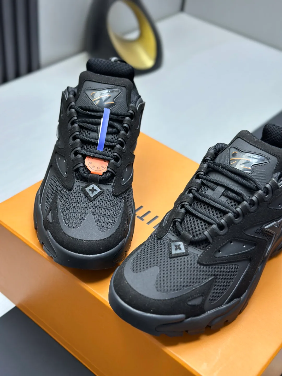 Women's Sneakers LOUIS VUITTON 18211982