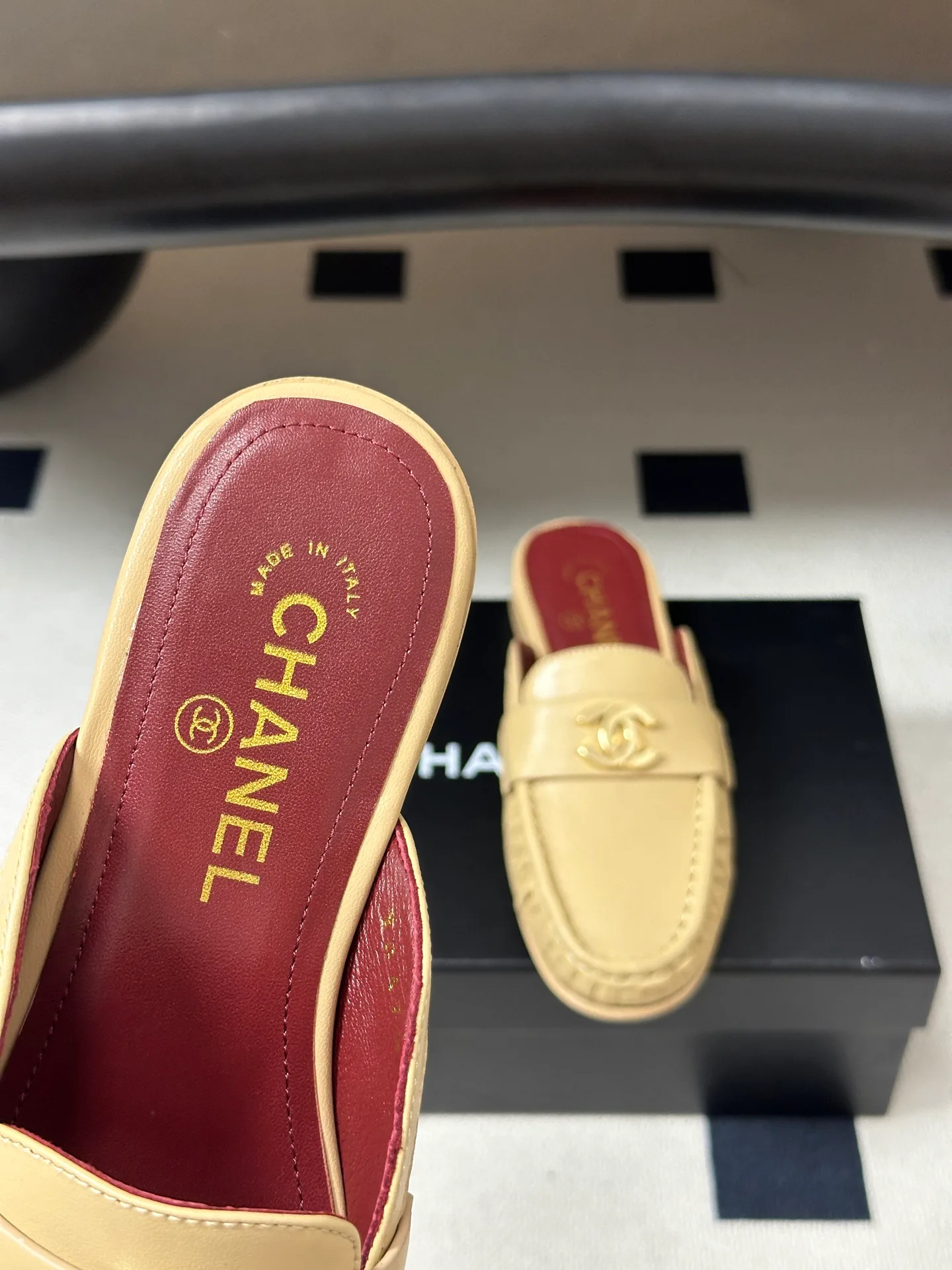 Women's Mules And Clogs CHANEL 17338456