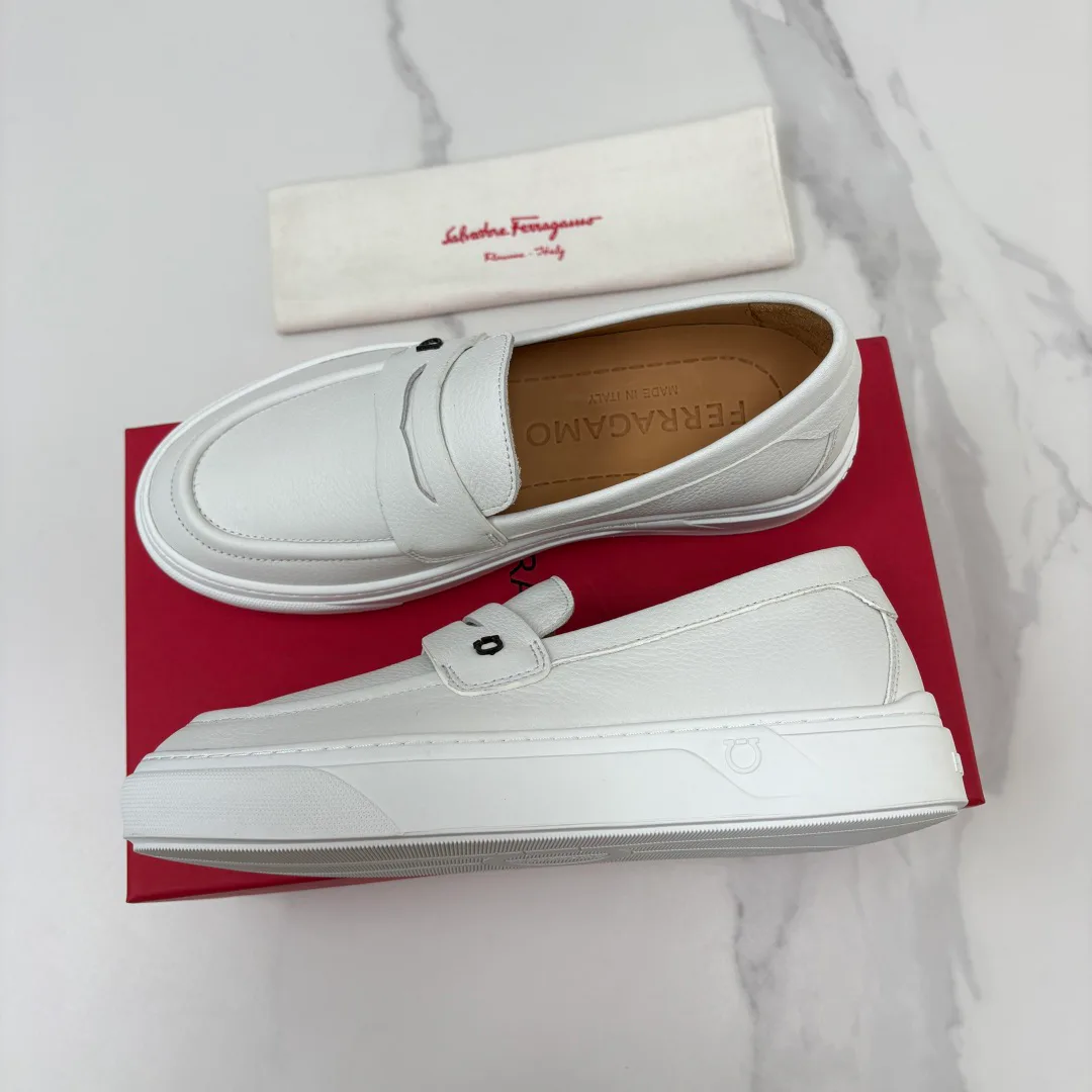 Women's Loafers And Moccasins SALVATORE FERRAGAMO 17936403