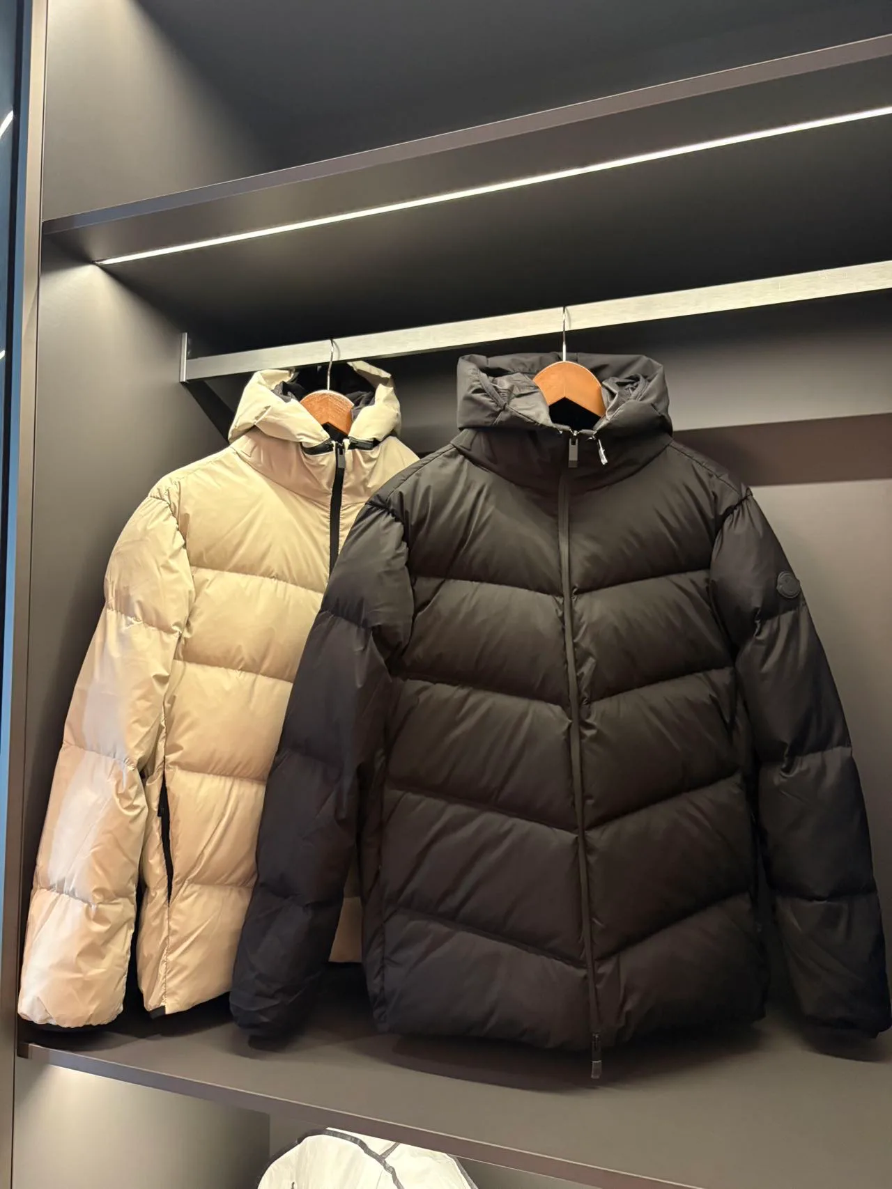 Men's Jackets And Down Jackets MONCLER 18111049