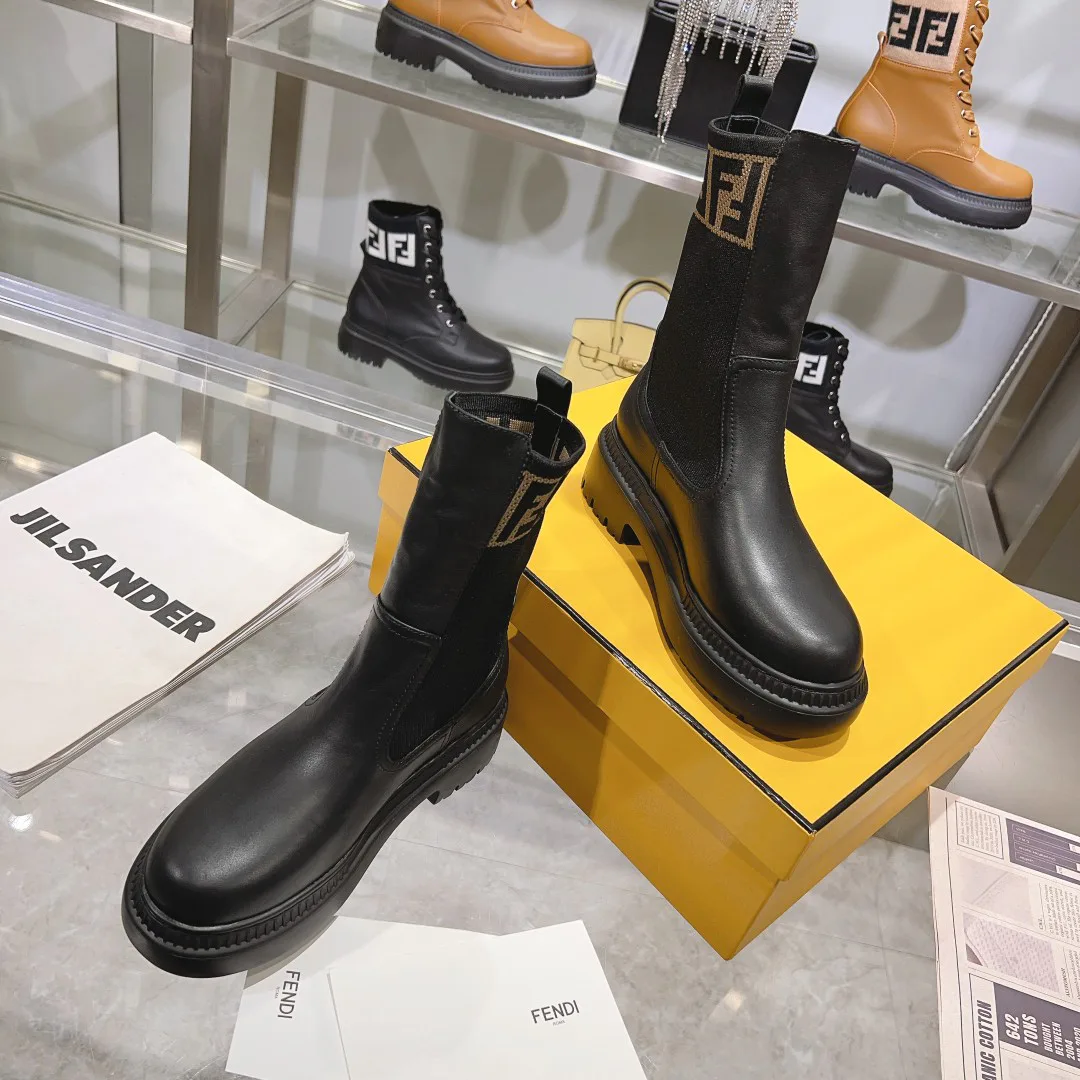 Women's Ankle Boots FENDI 18264013