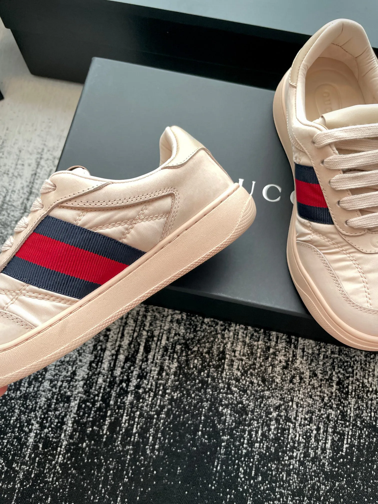 Women's Sneakers GUCCI 18447994