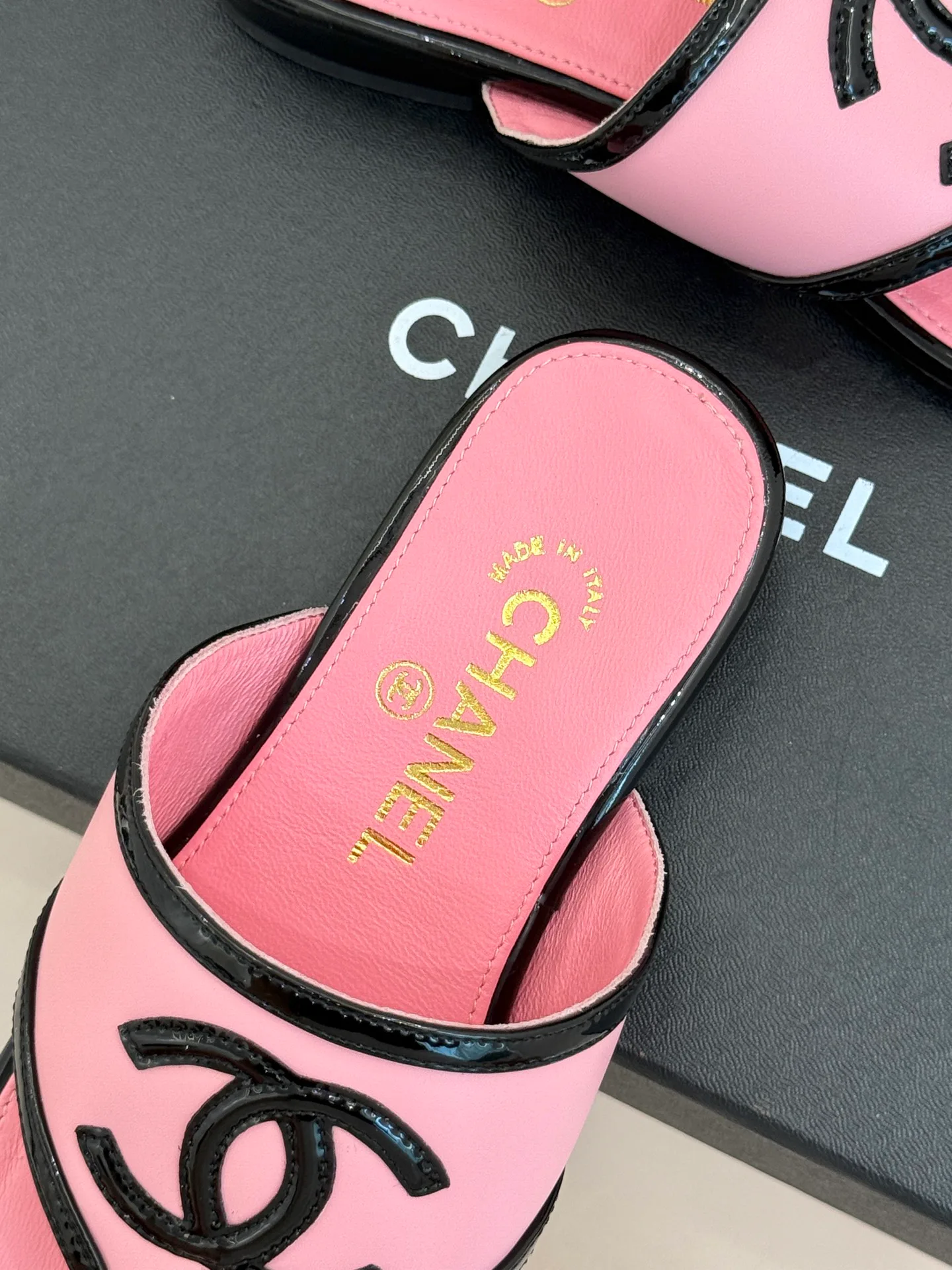 Women's Flip-Flops CHANEL 17425290
