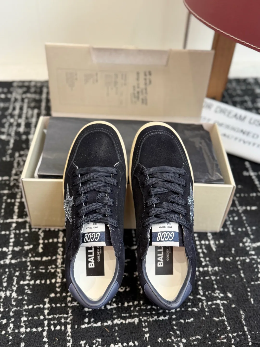 Women's Sneakers GOLDEN GOOSE 18305928
