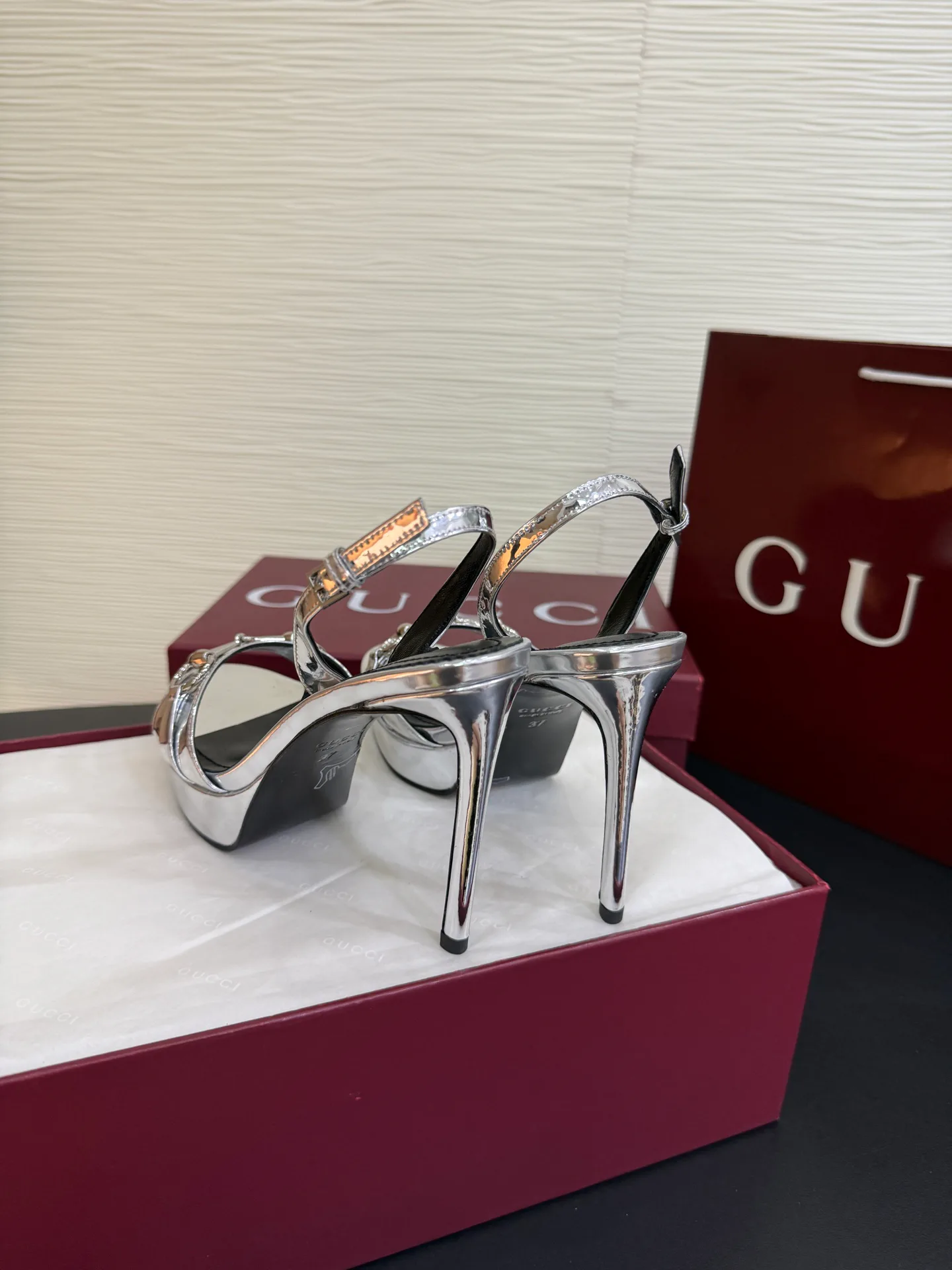 Women's Open-Toe Sandals GUCCI 18071176