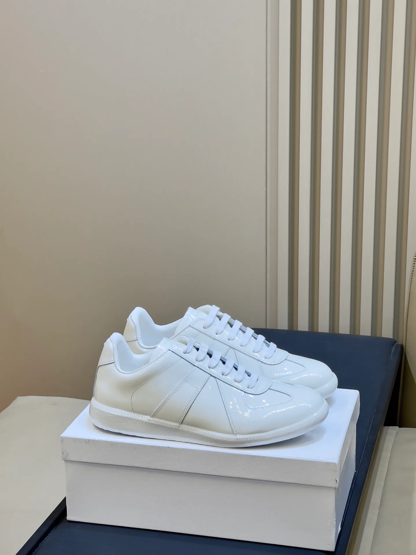 Women's Sneakers MAISON MARGIELA 18073435