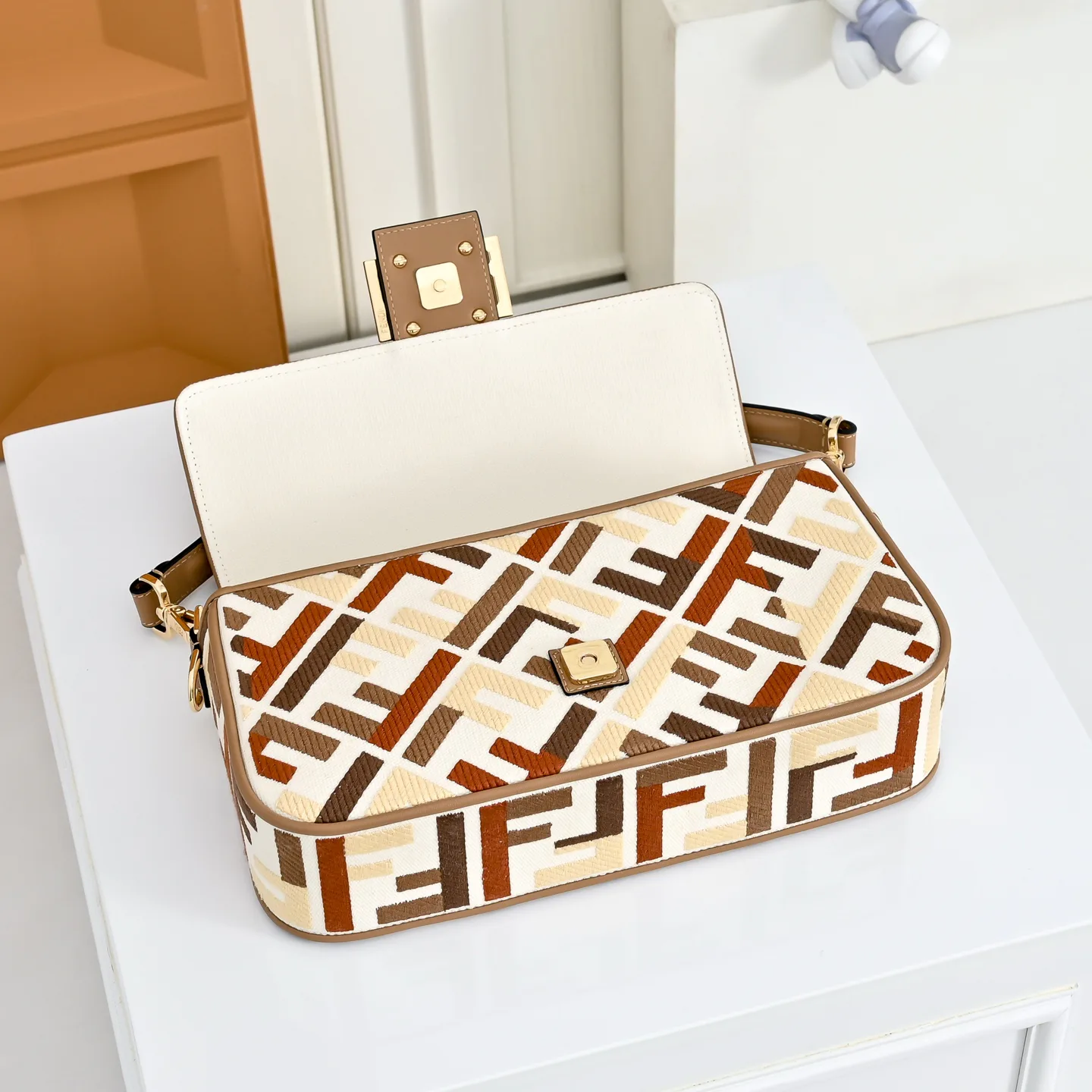 Women's Classic Handbags FENDI 18004258