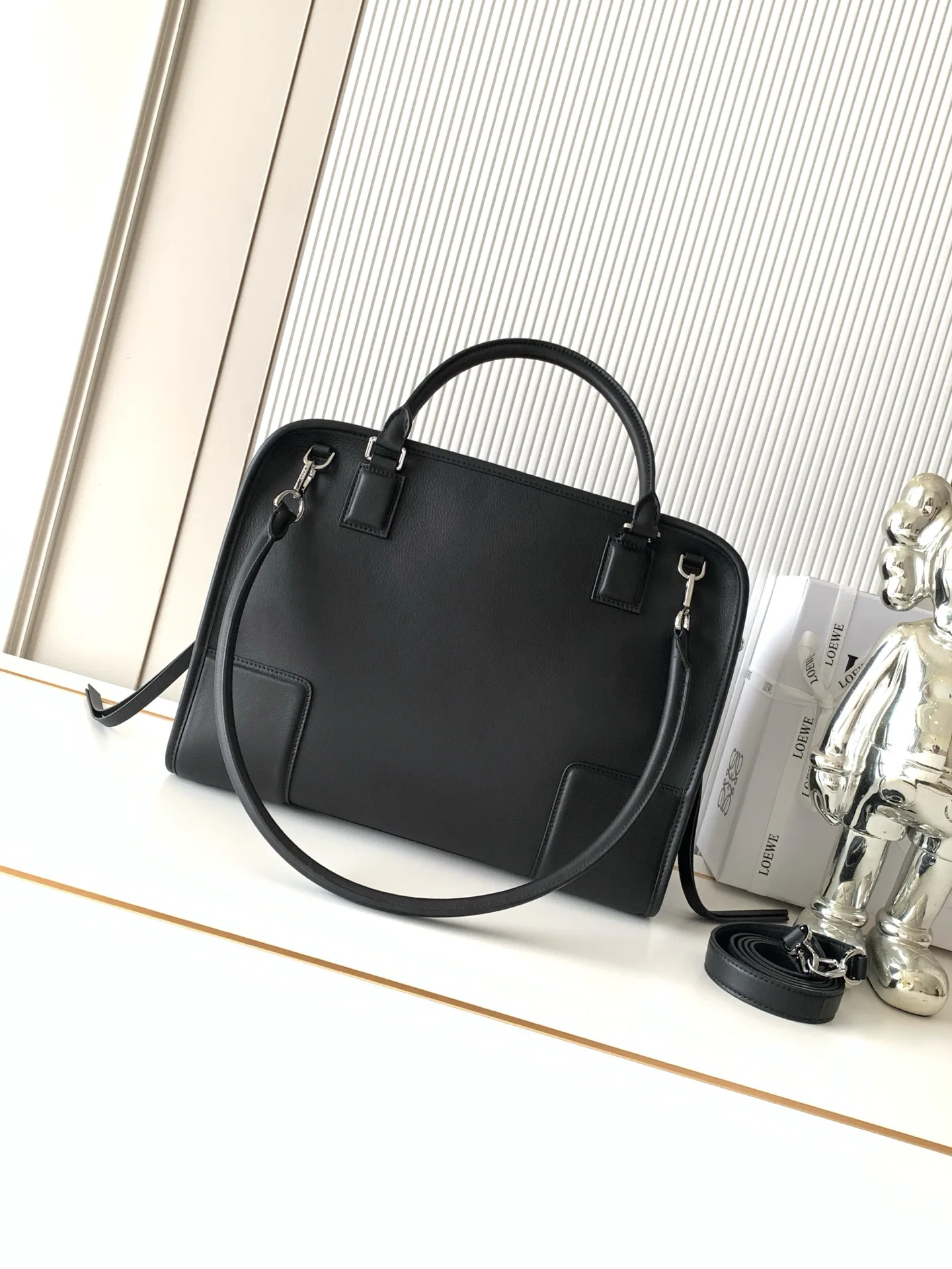 Women's Classic Handbags LOEWE 18326760