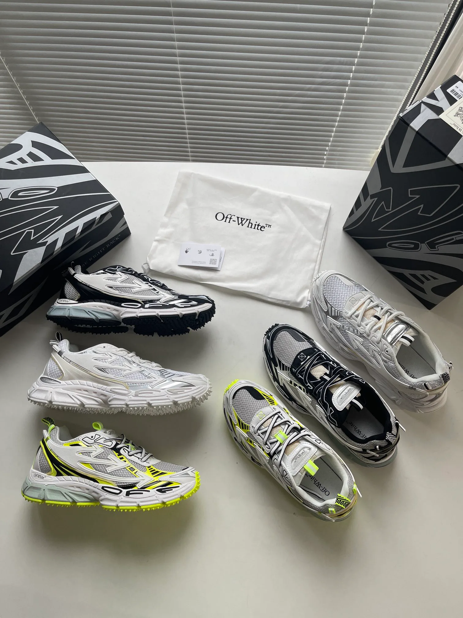 Women's Sneakers OFF-WHITE 17813796