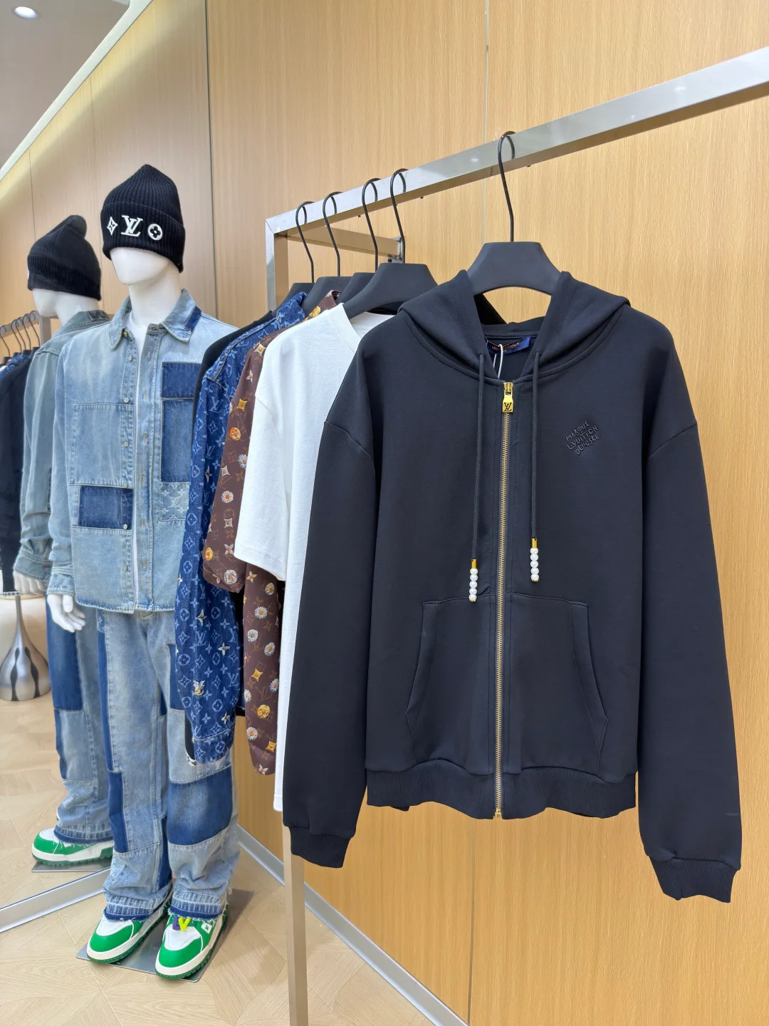 Men's Sweatshirts And Hoodies LOUIS VUITTON 17740836