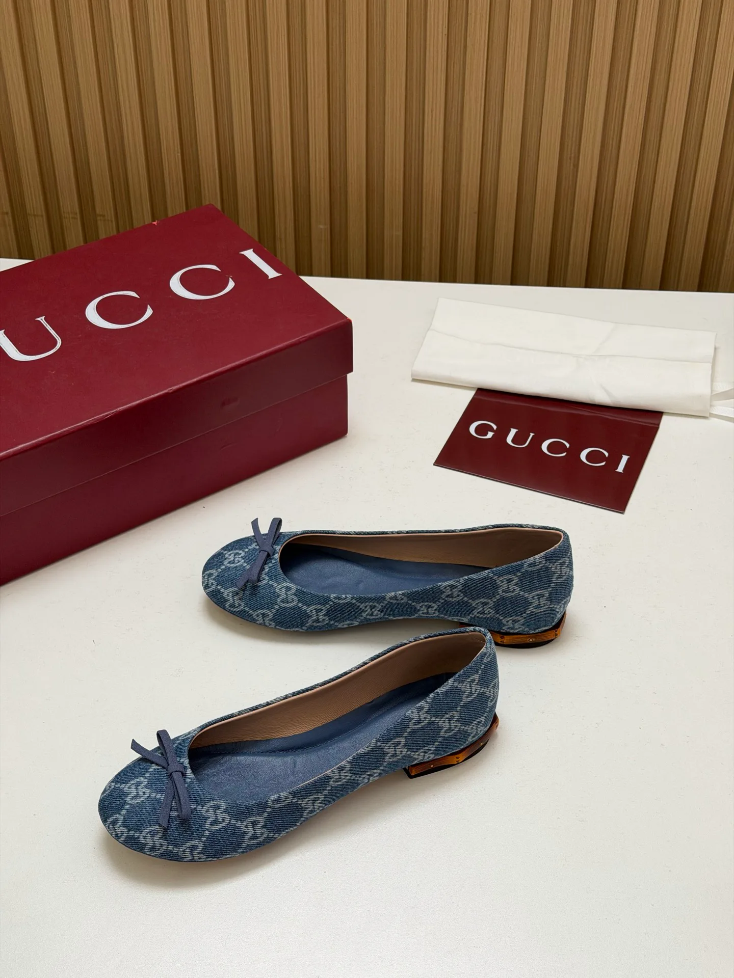 Women's Ballet Flats GUCCI 18396256