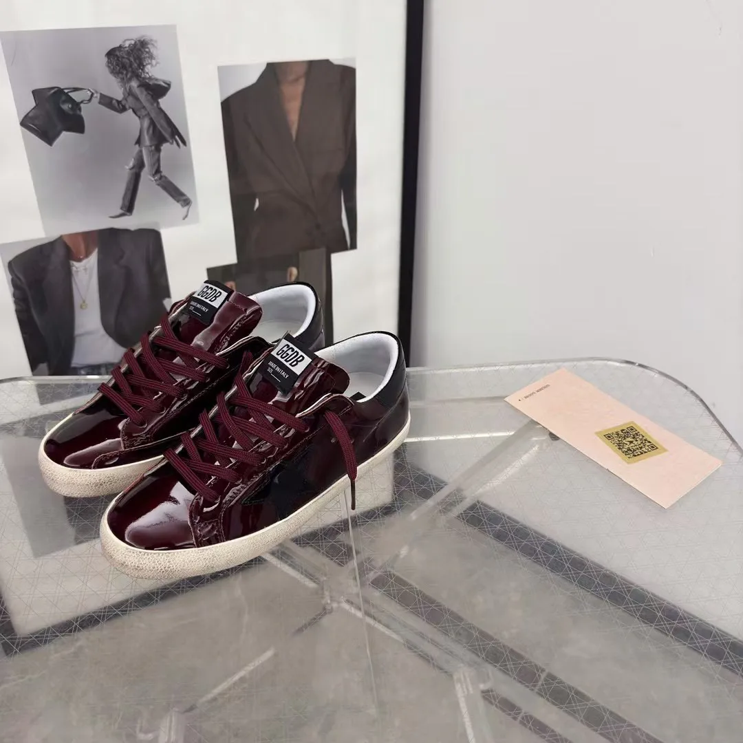 Women's Sneakers GOLDEN GOOSE 18265590