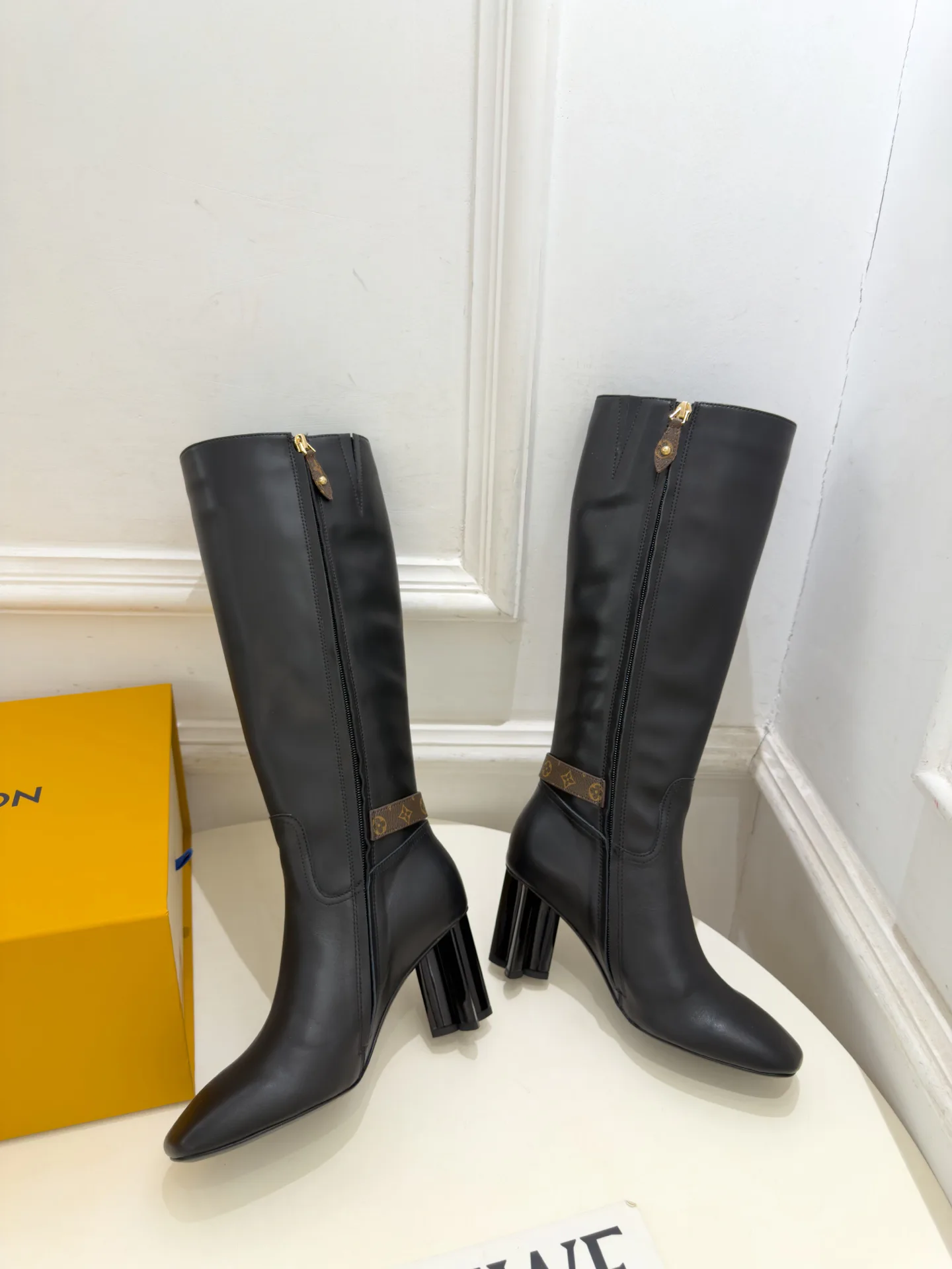 Women's Boots LOUIS VUITTON 18370310