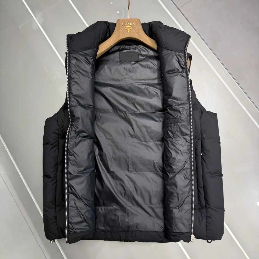 Жилеты Мужские Prada 18680238