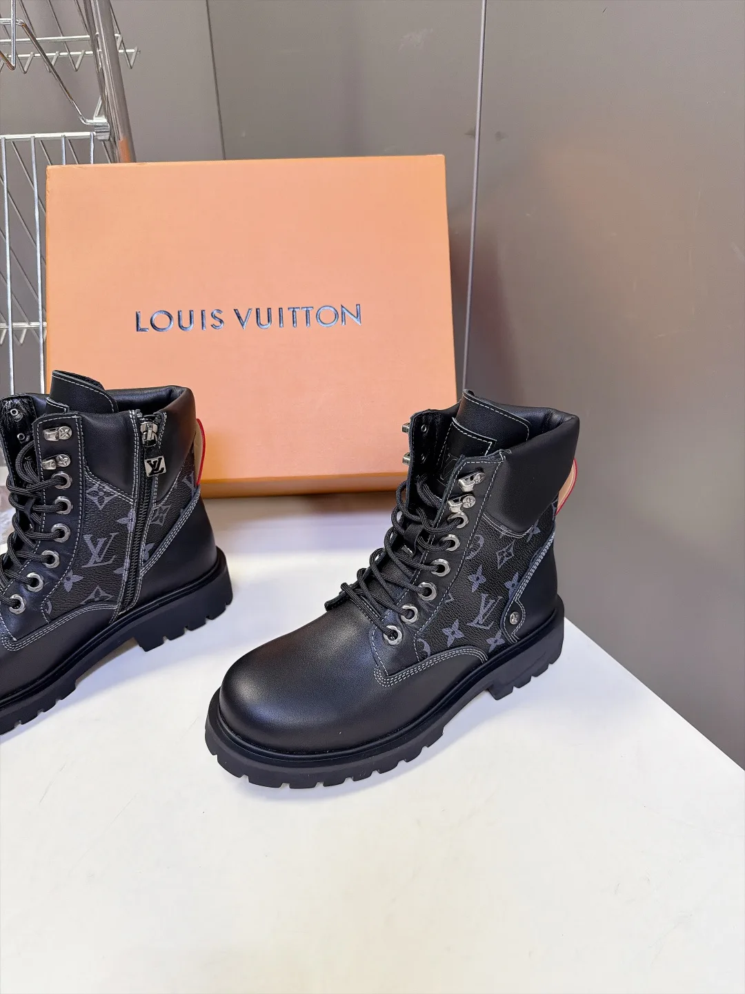 Ботинки Женские Louis Vuitton 18575397