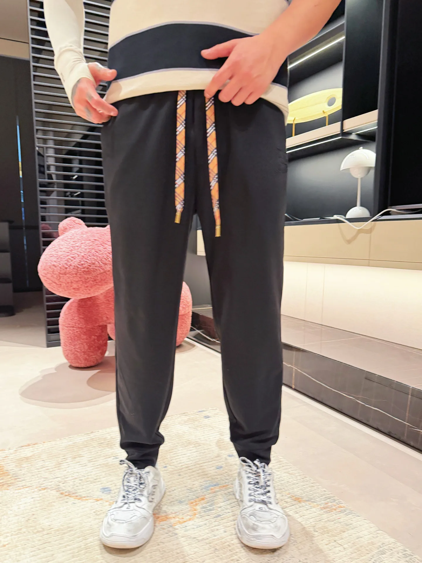 Men's Trousers BURBERRY 18499716