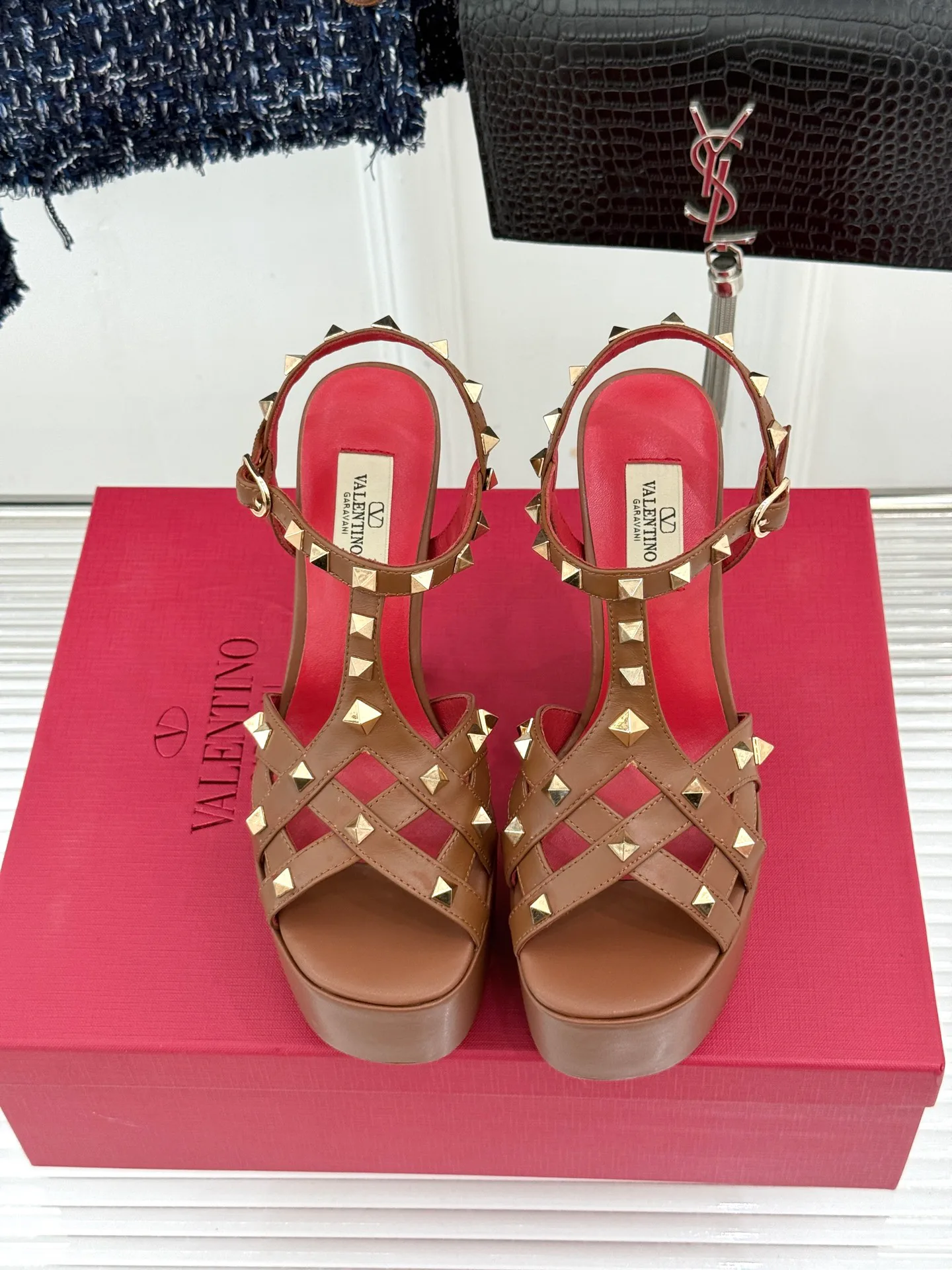 Women's Open-Toe Sandals VALENTINO 18198292