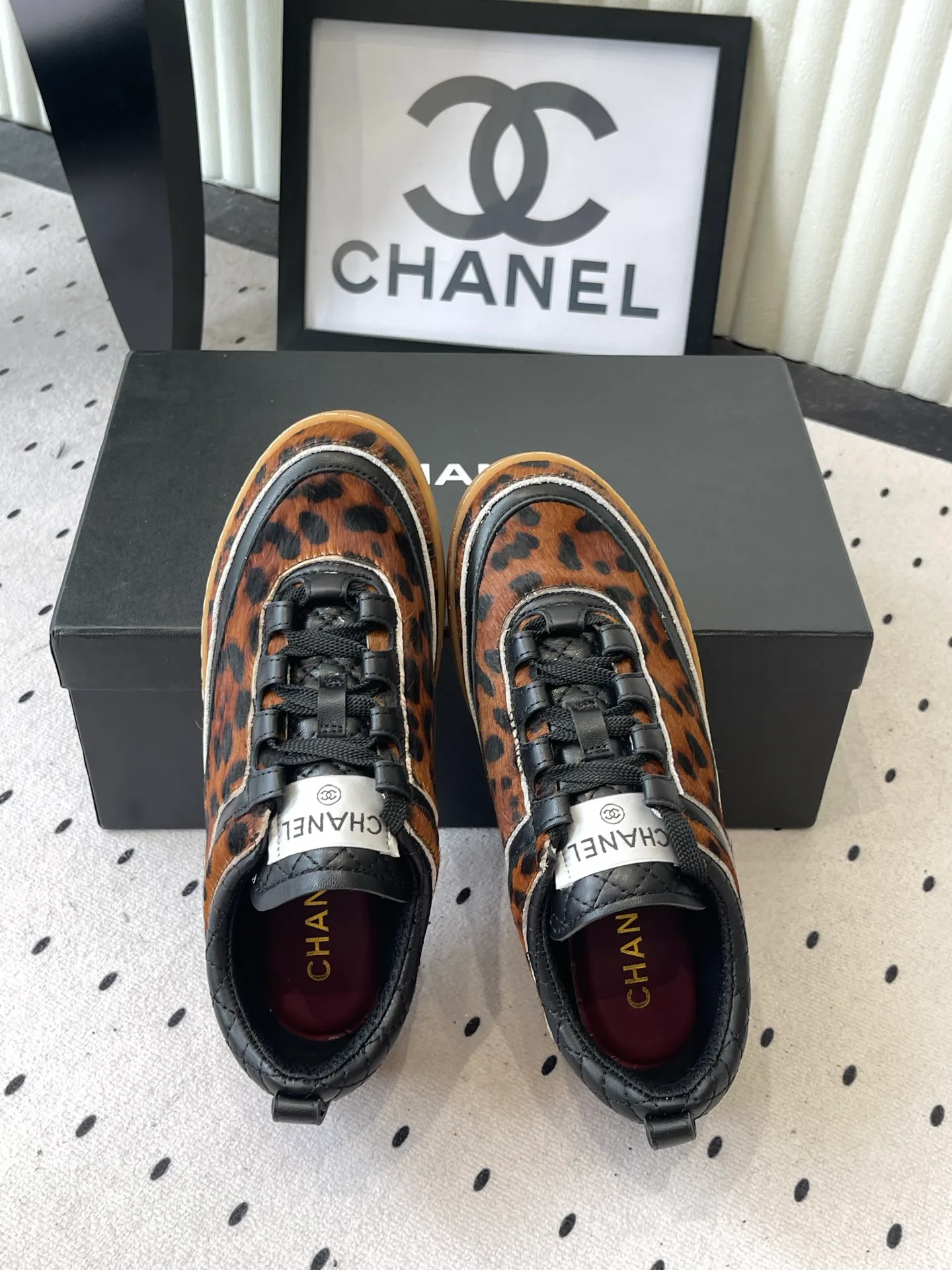 Women's Sneakers CHANEL 18069881