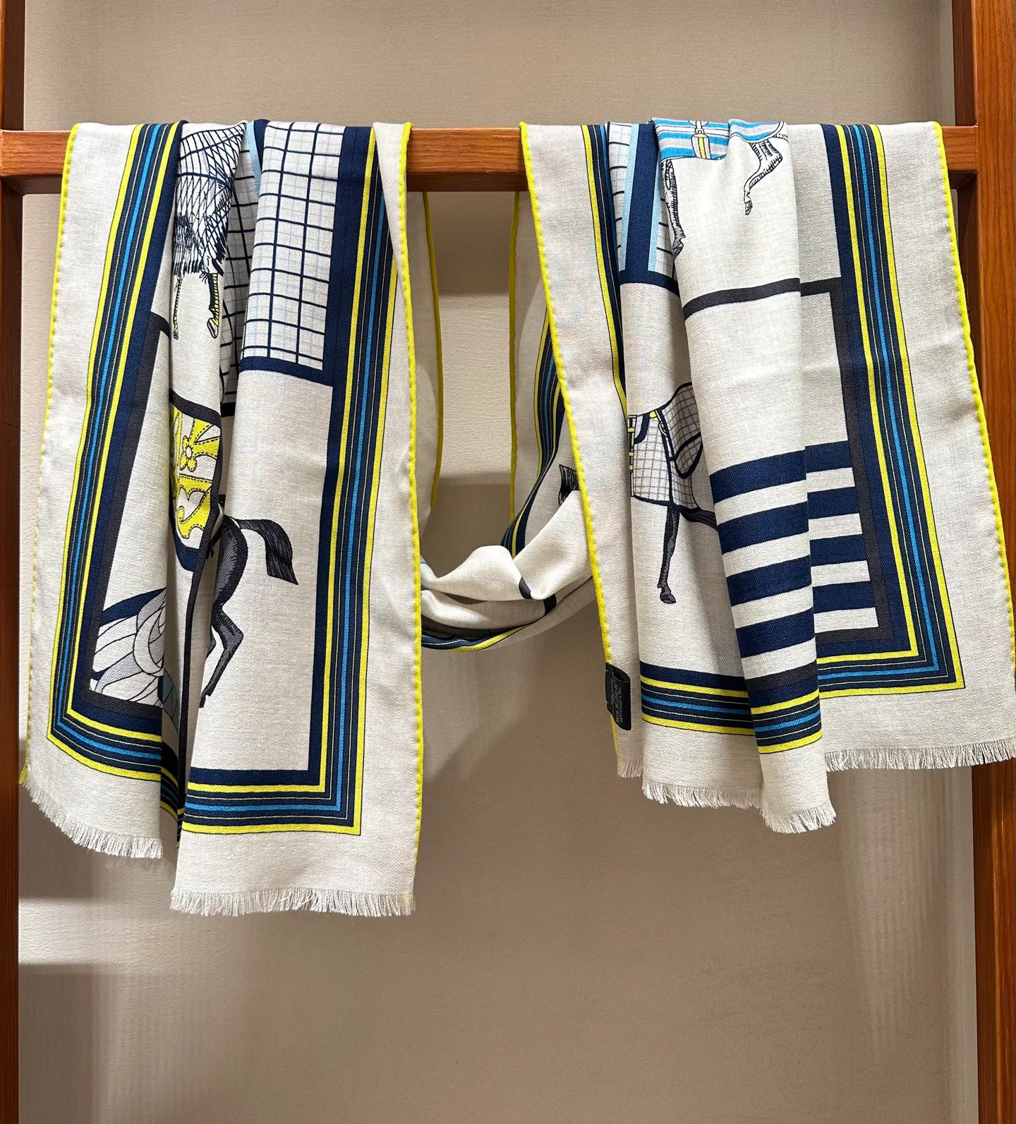 Scarves HERMES 18222482