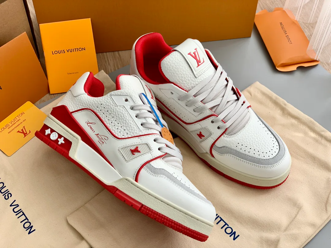 Women's Sneakers LOUIS VUITTON 18014142