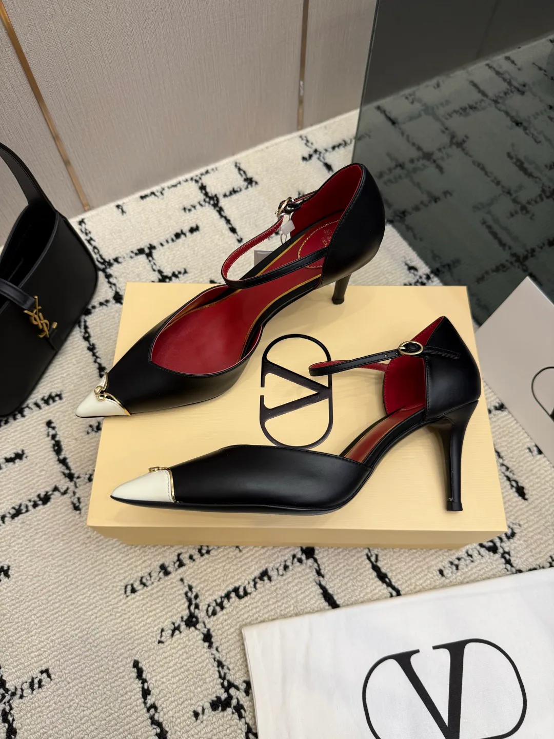 Women's Heels VALENTINO 17937567