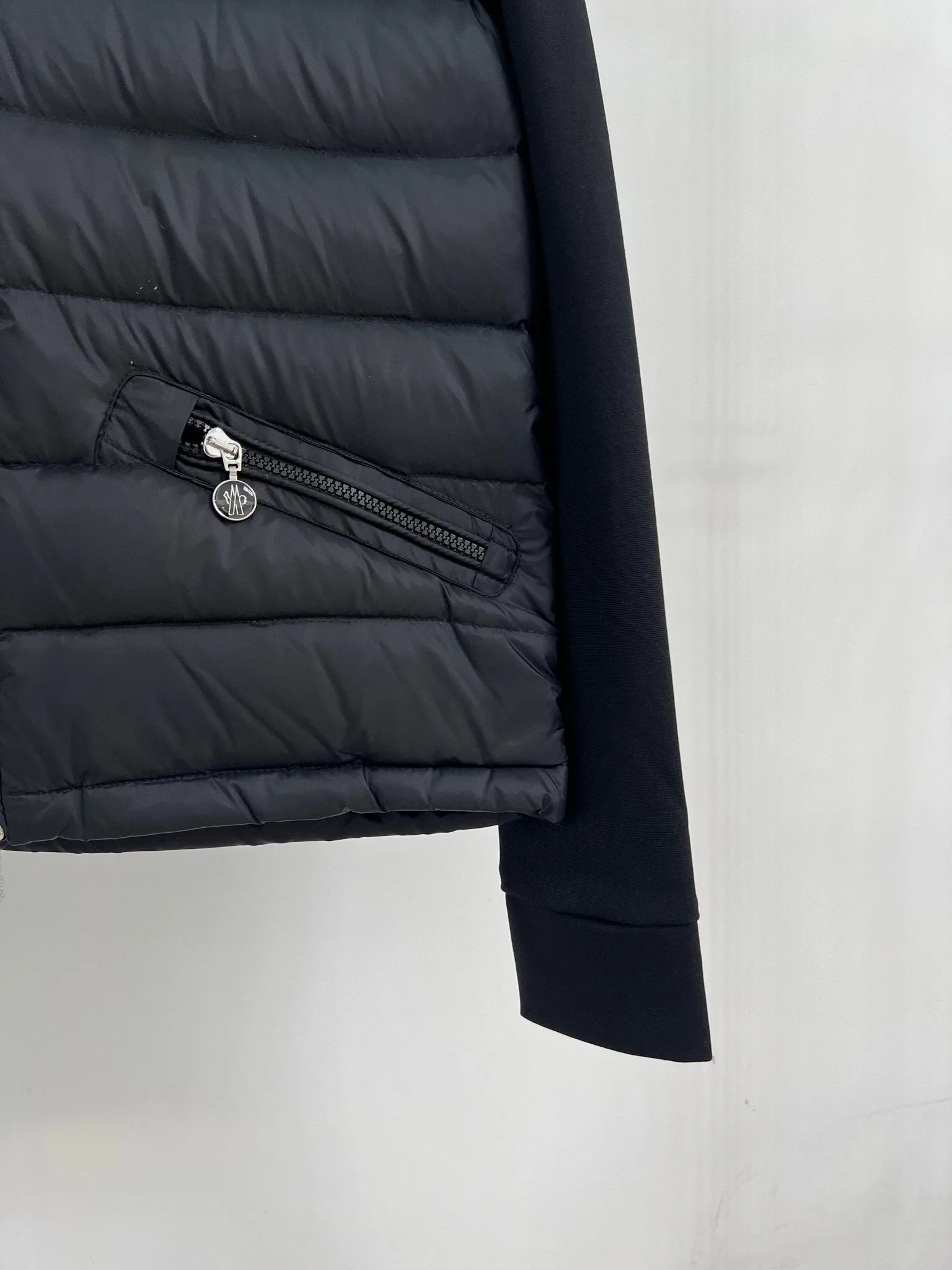 Women's Jackets And Down Jackets MONCLER 18416232