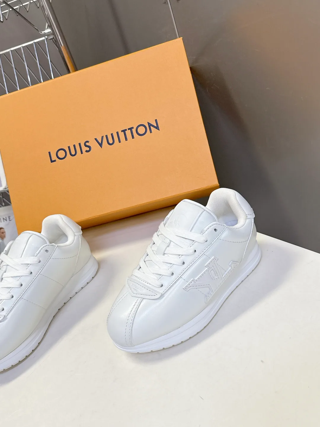 Women's Sneakers LOUIS VUITTON 18005433