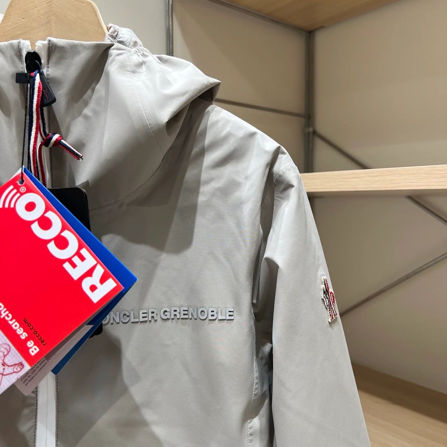 Women's Jackets And Down Jackets MONCLER 18131363