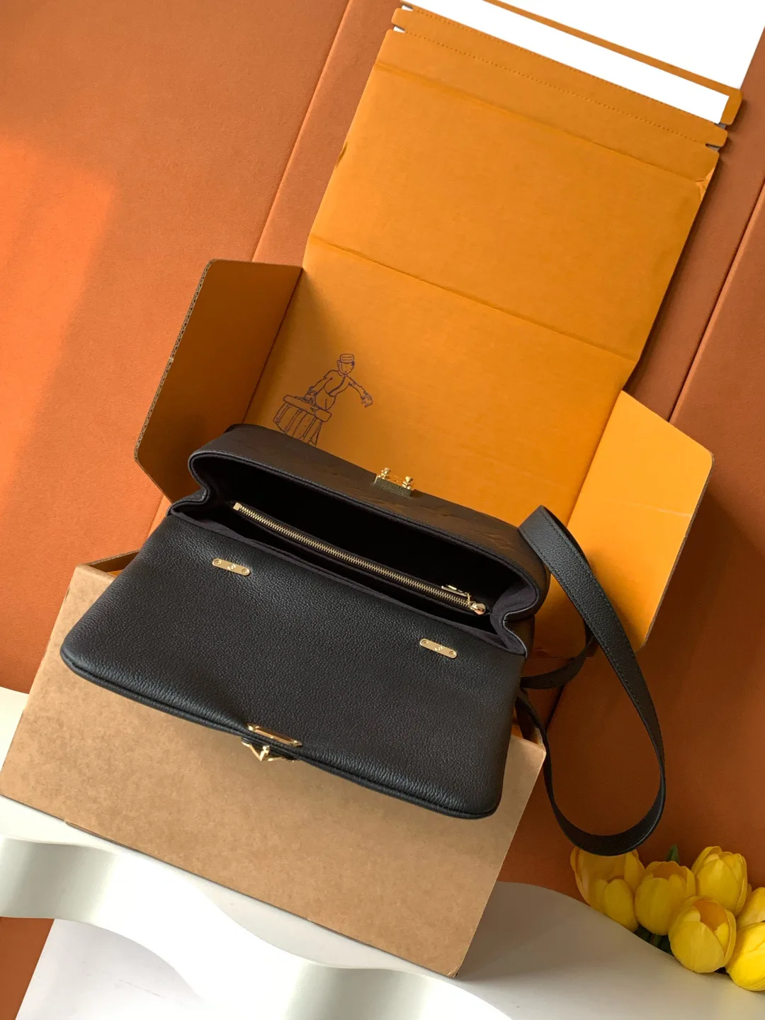 Women's Classic Handbags LOUIS VUITTON 18520974