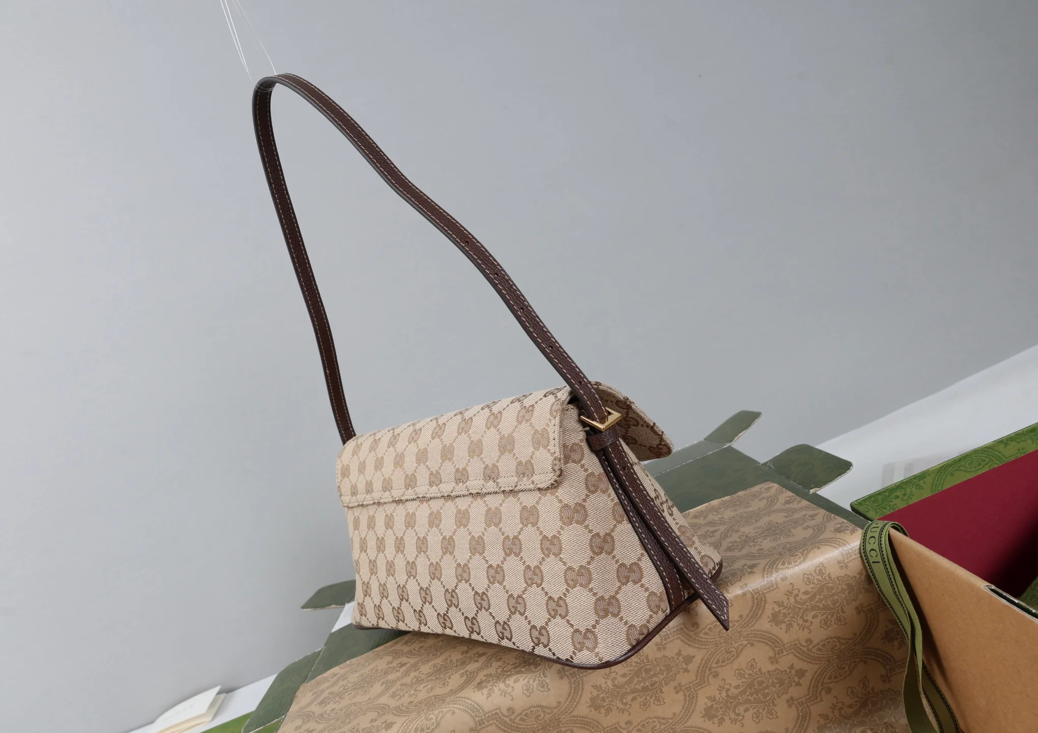 Women's Classic Handbags GUCCI 18065239