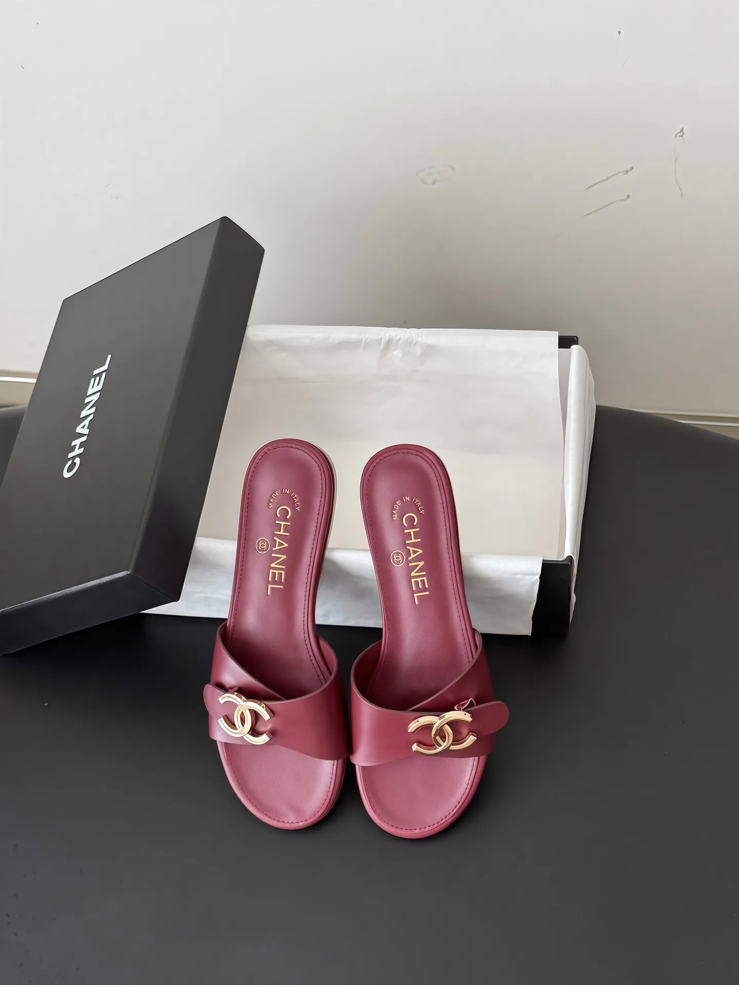 Women's Flip-Flops CHANEL 17784777