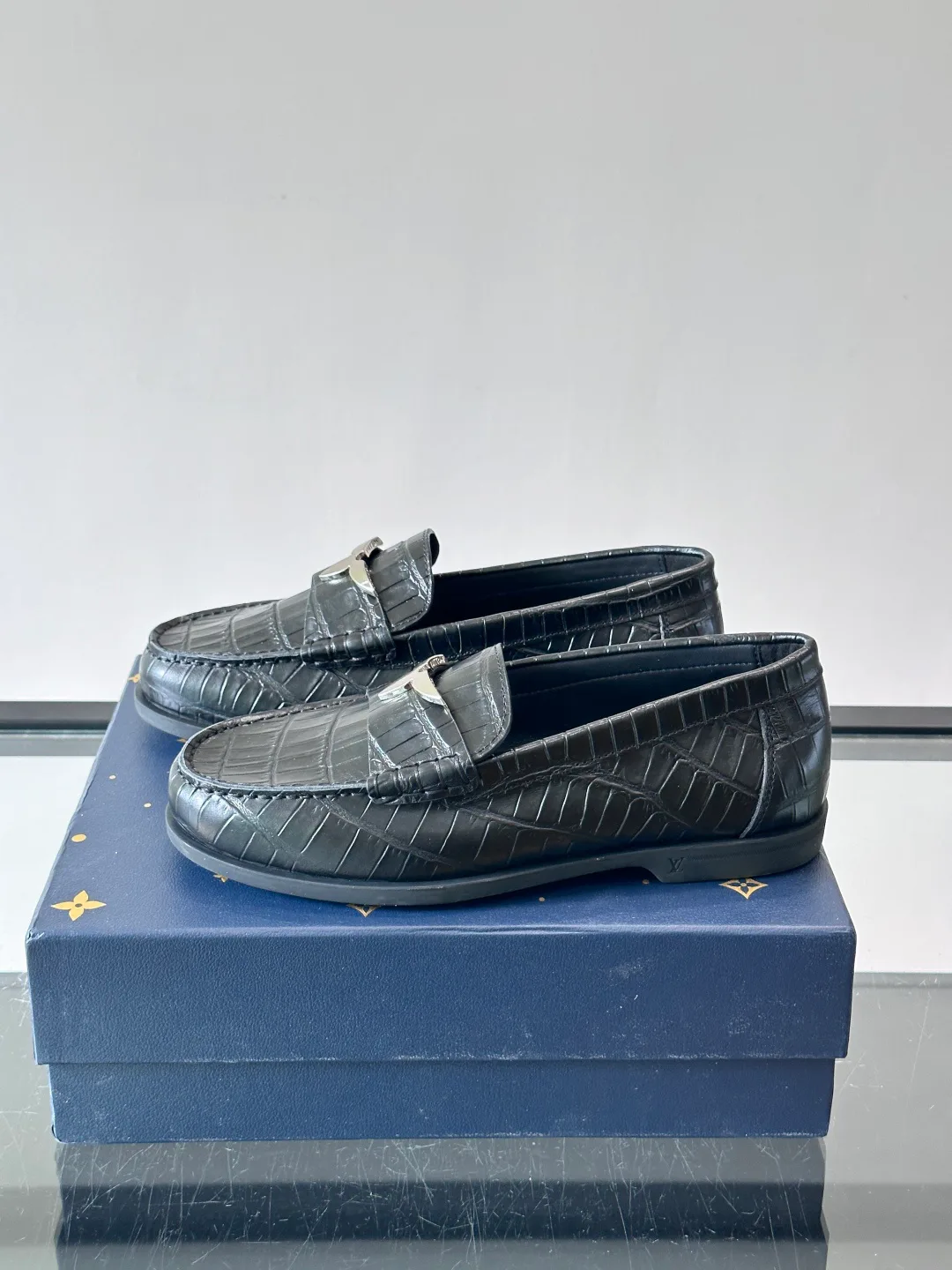 Men's Loafers And Dress Shoes LOUIS VUITTON 18118563