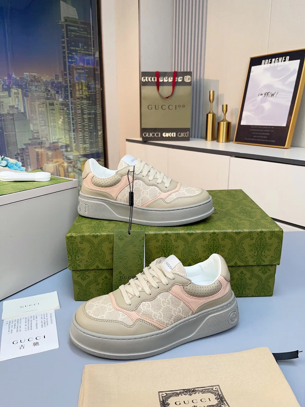 Women's Sneakers GUCCI 18369634