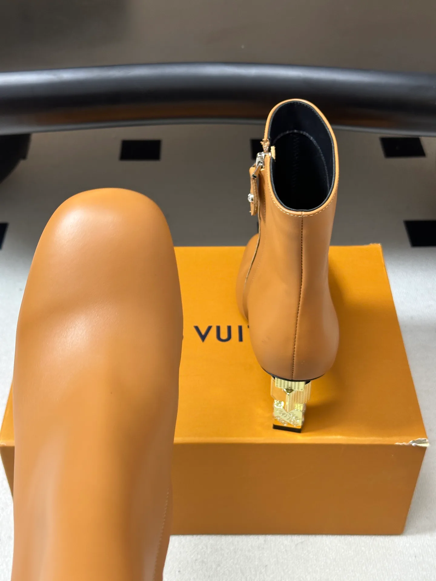 Women's Booties LOUIS VUITTON 18388131