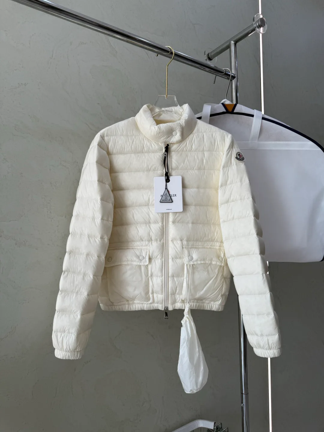 Women's Jackets And Down Jackets MONCLER 18043471