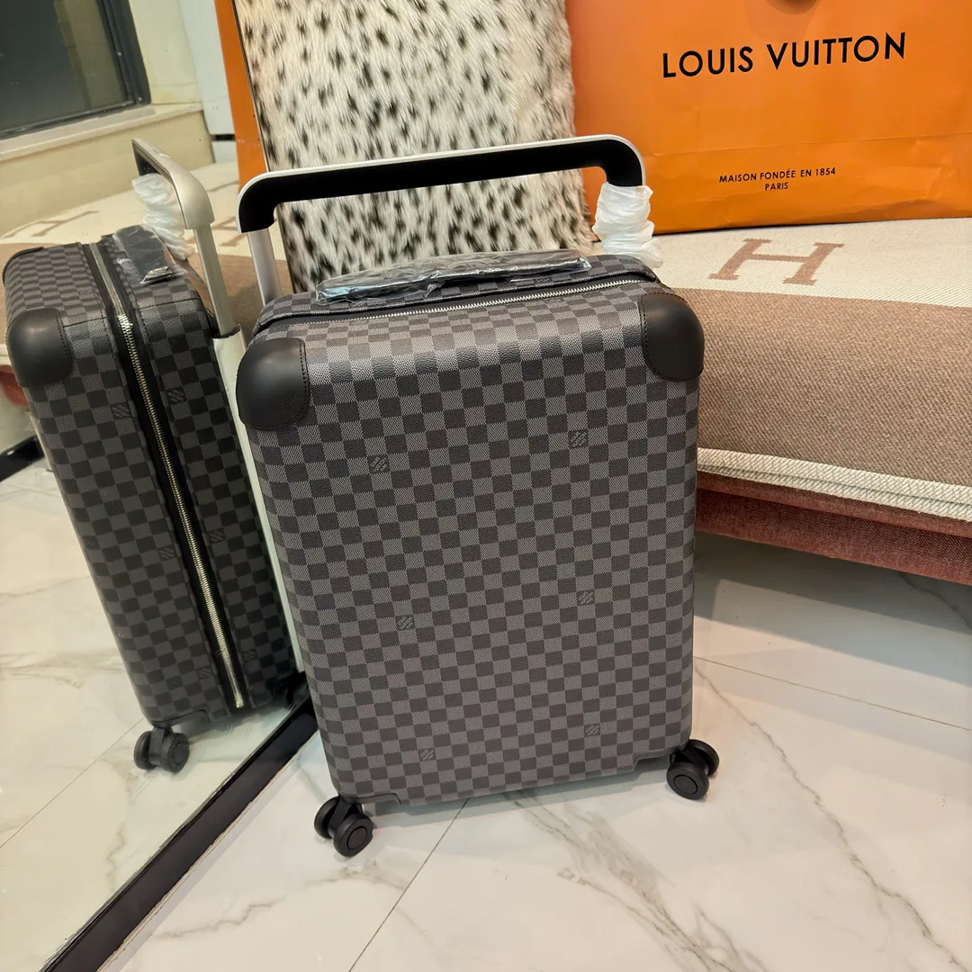 Suitcases LOUIS VUITTON 17675224