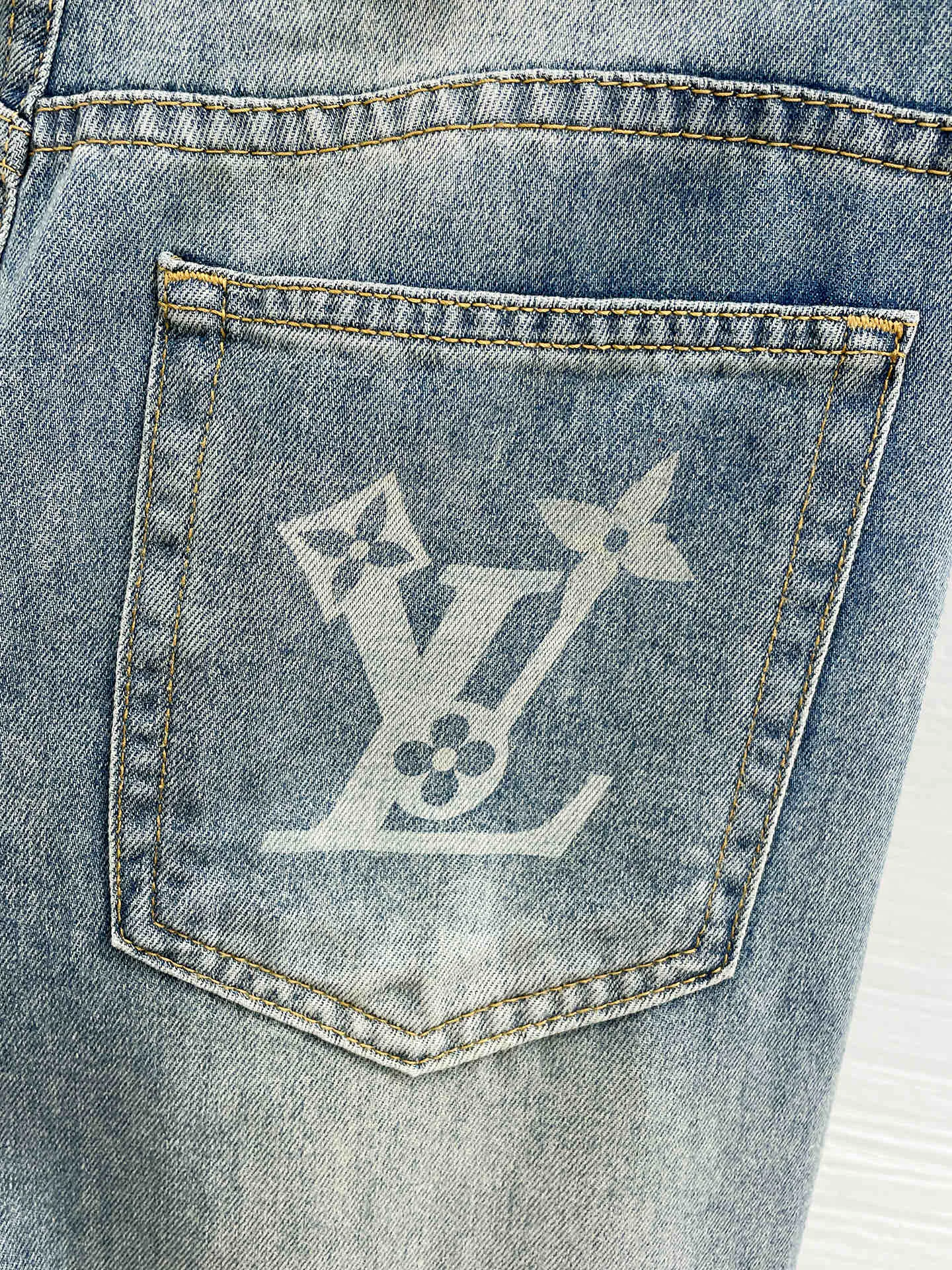 Men's Jeans LOUIS VUITTON 18543036
