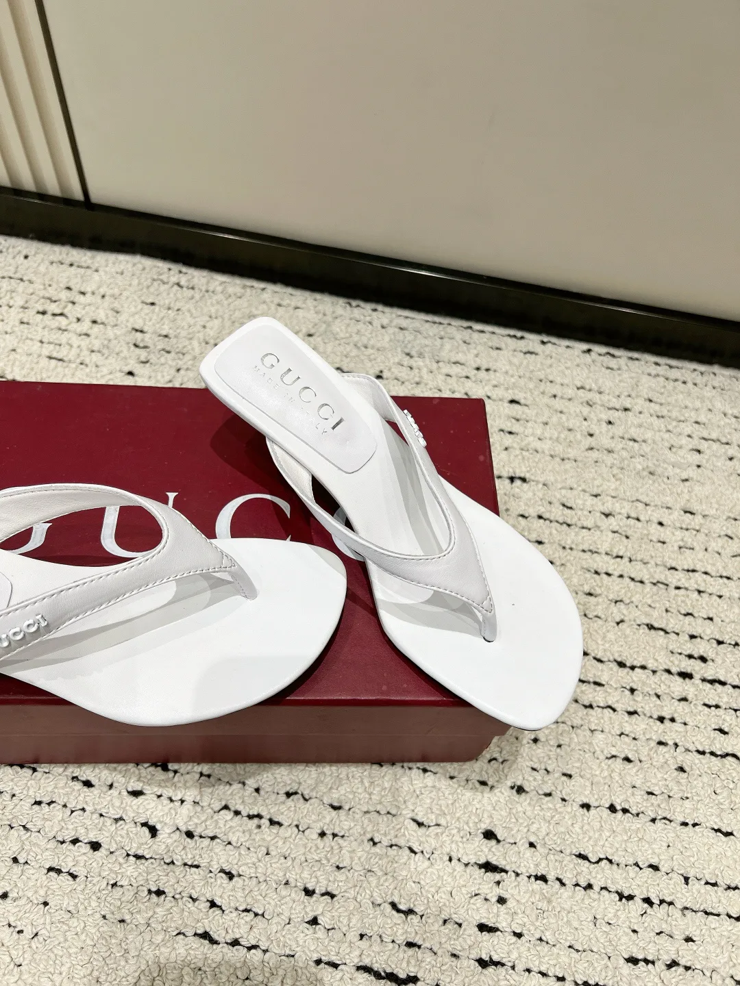 Women's Flip-Flops GUCCI 17637844