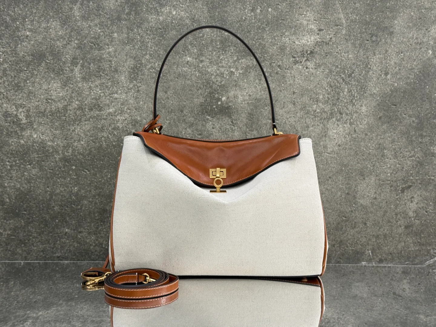 Классические Сумки Женские Balenciaga 18608579
